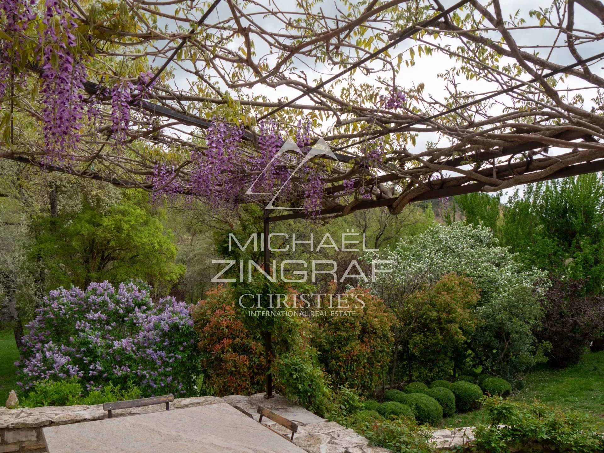 Moulin du XVII élégamment rénové