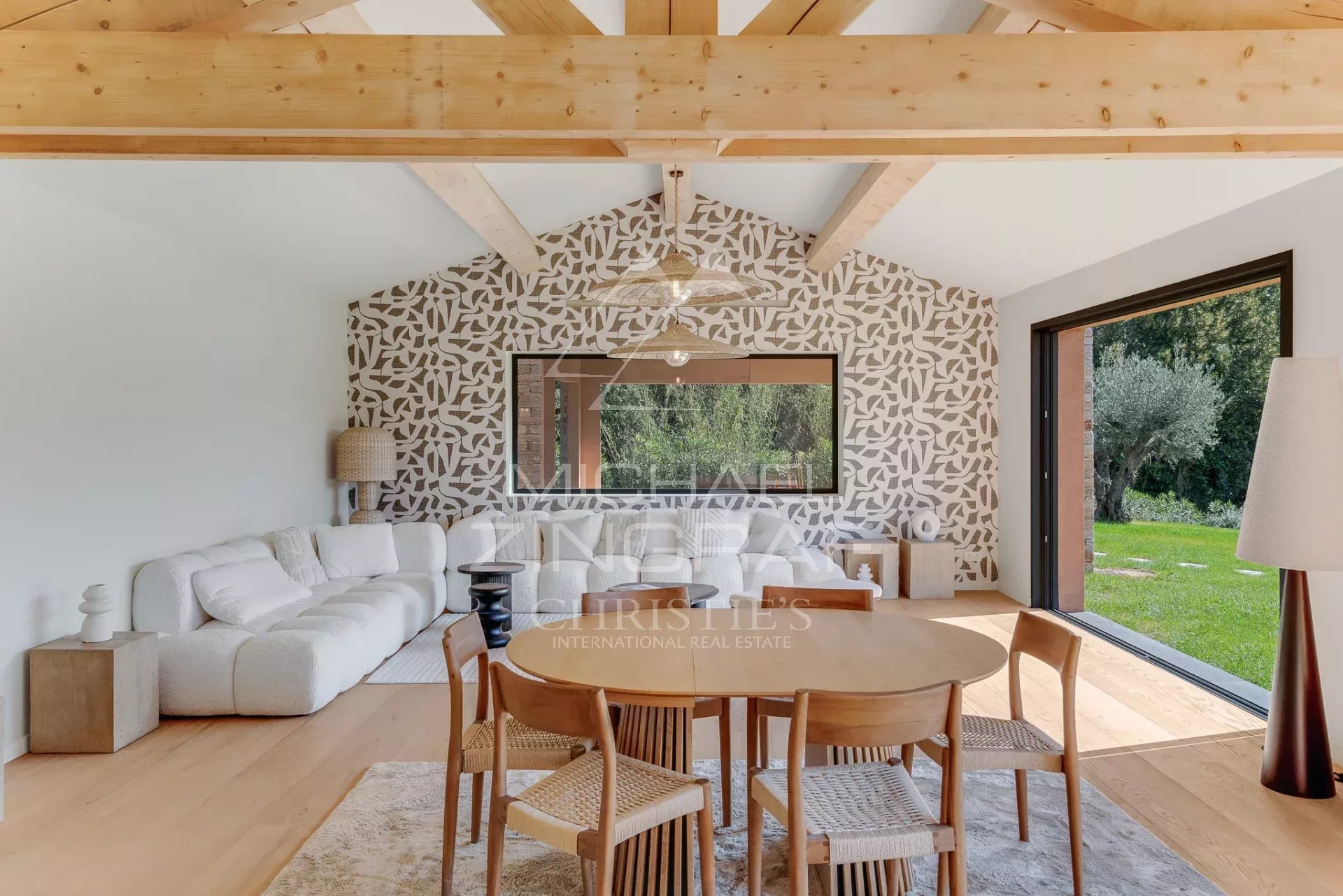 Stunning property with panoramic Ramatuelle views