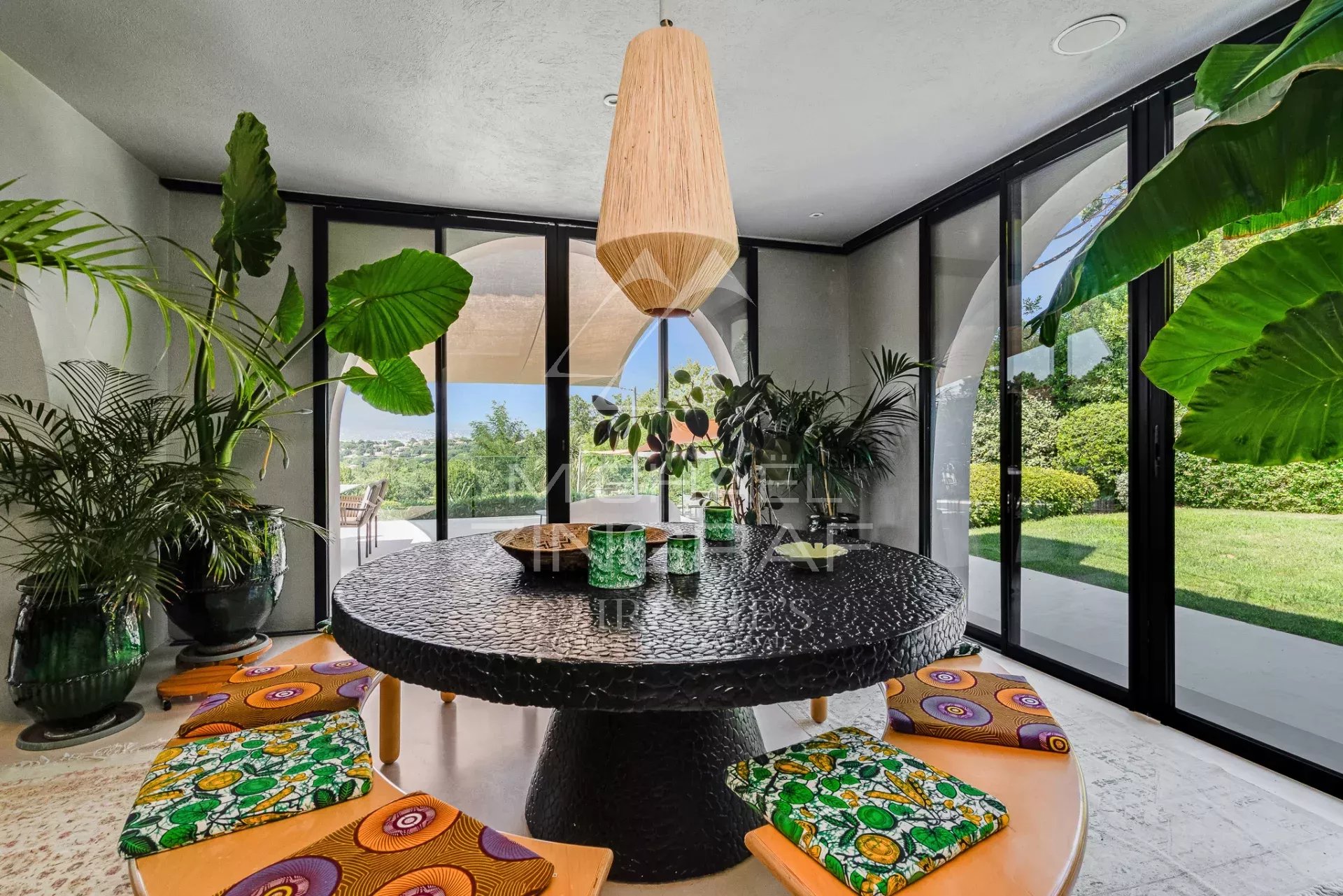 Ramatuelle – Superb authentic property with sea views