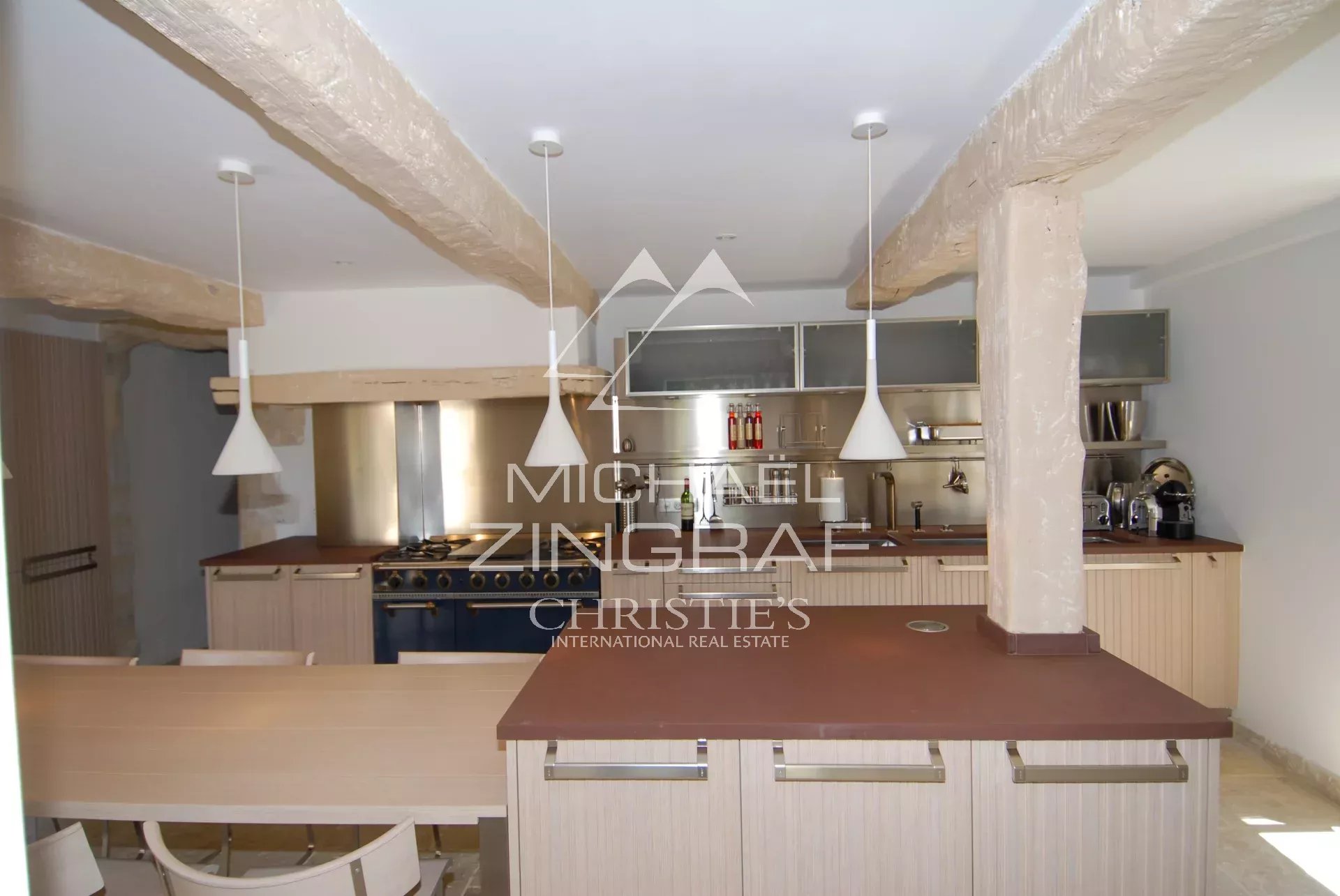 Moulin du XVII élégamment rénové