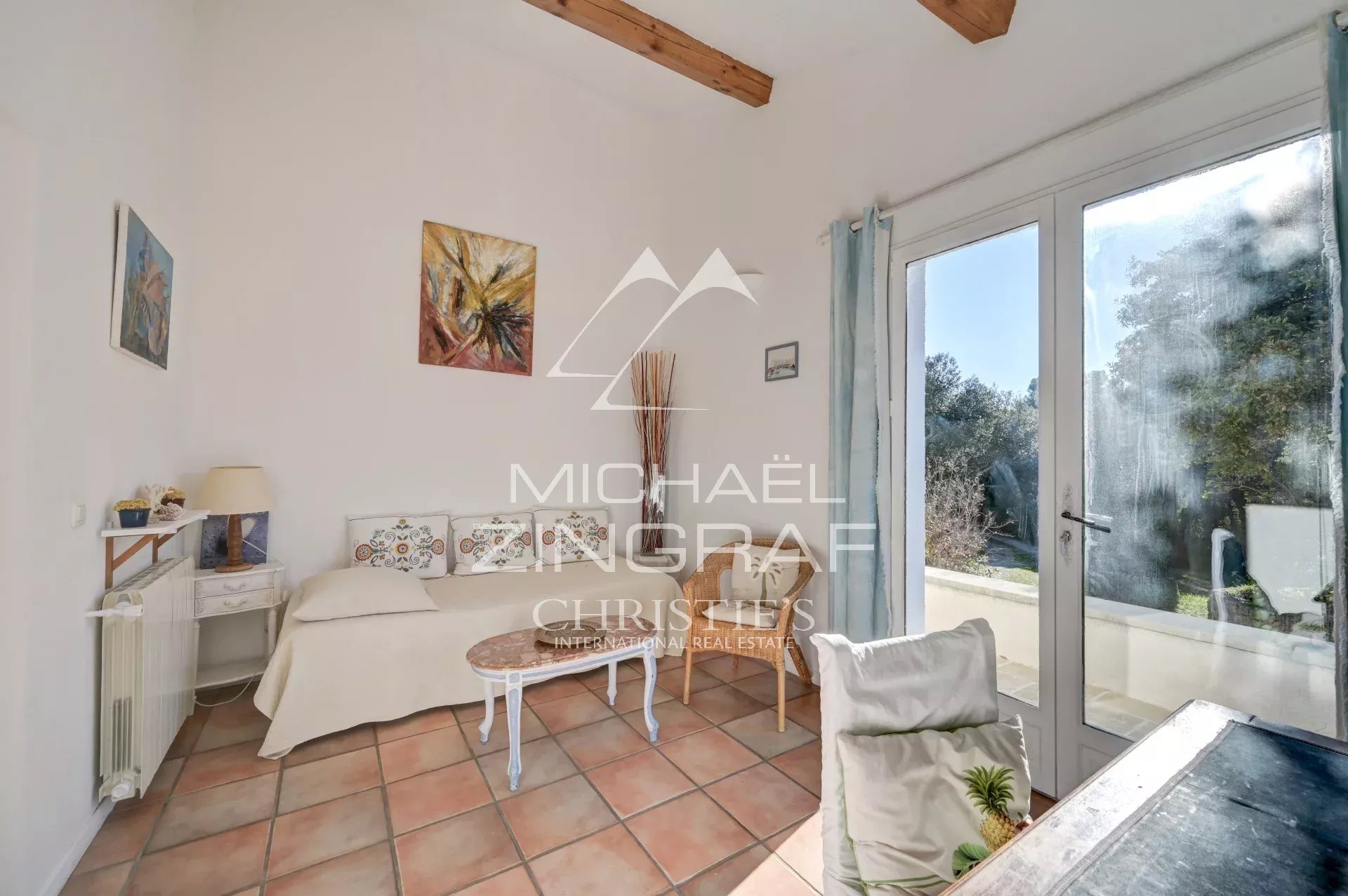 House in an exceptional setting 20 km from Aix-en-Provence