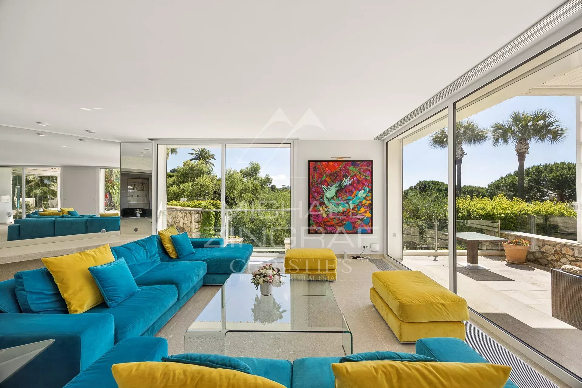 Cannes – Croix-des-Gardes – Architect-designed villa with panoramic sea views