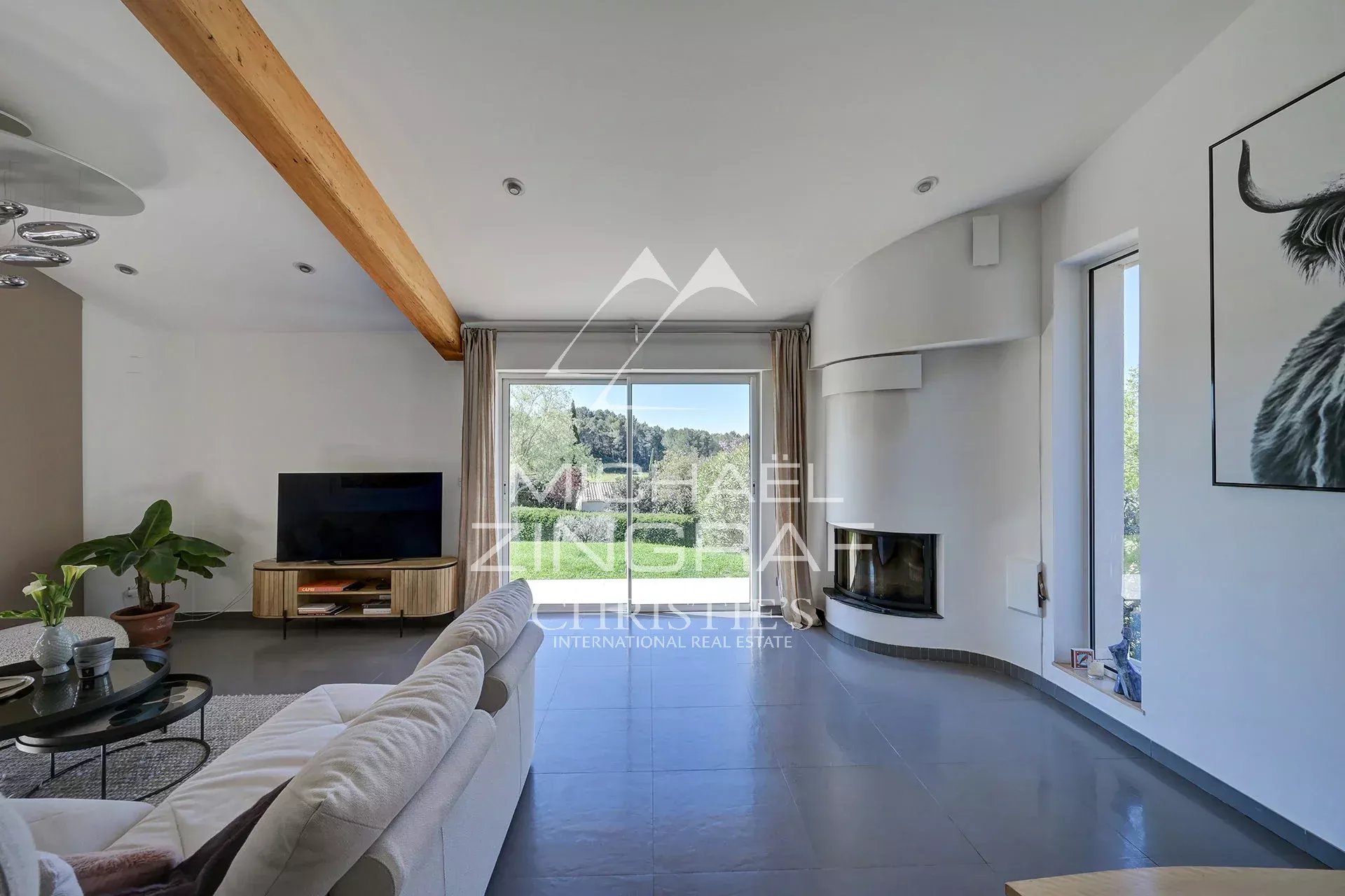 Helles, ruhiges Anwesen