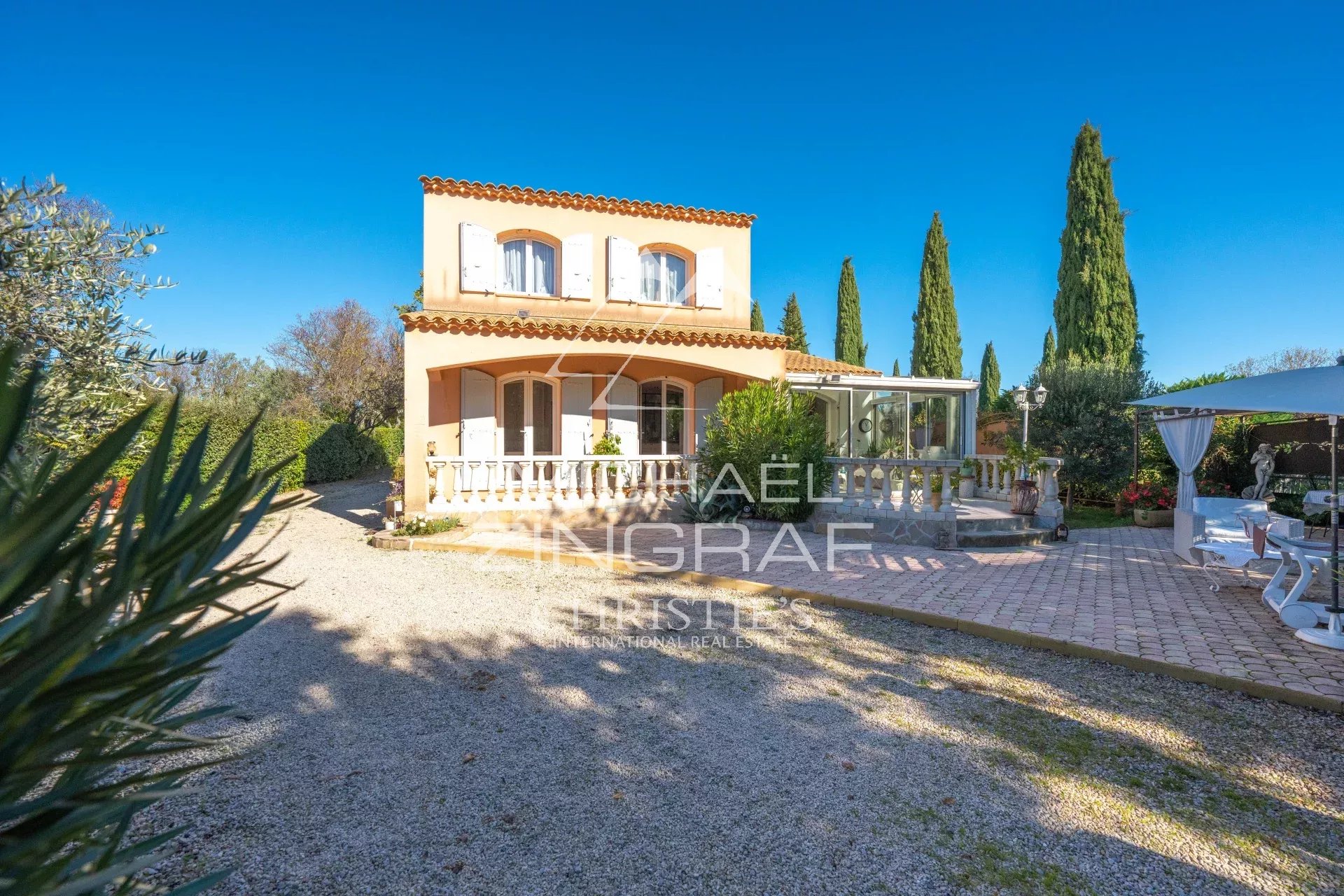 Maison Néo-provençale au coeur de la Provence