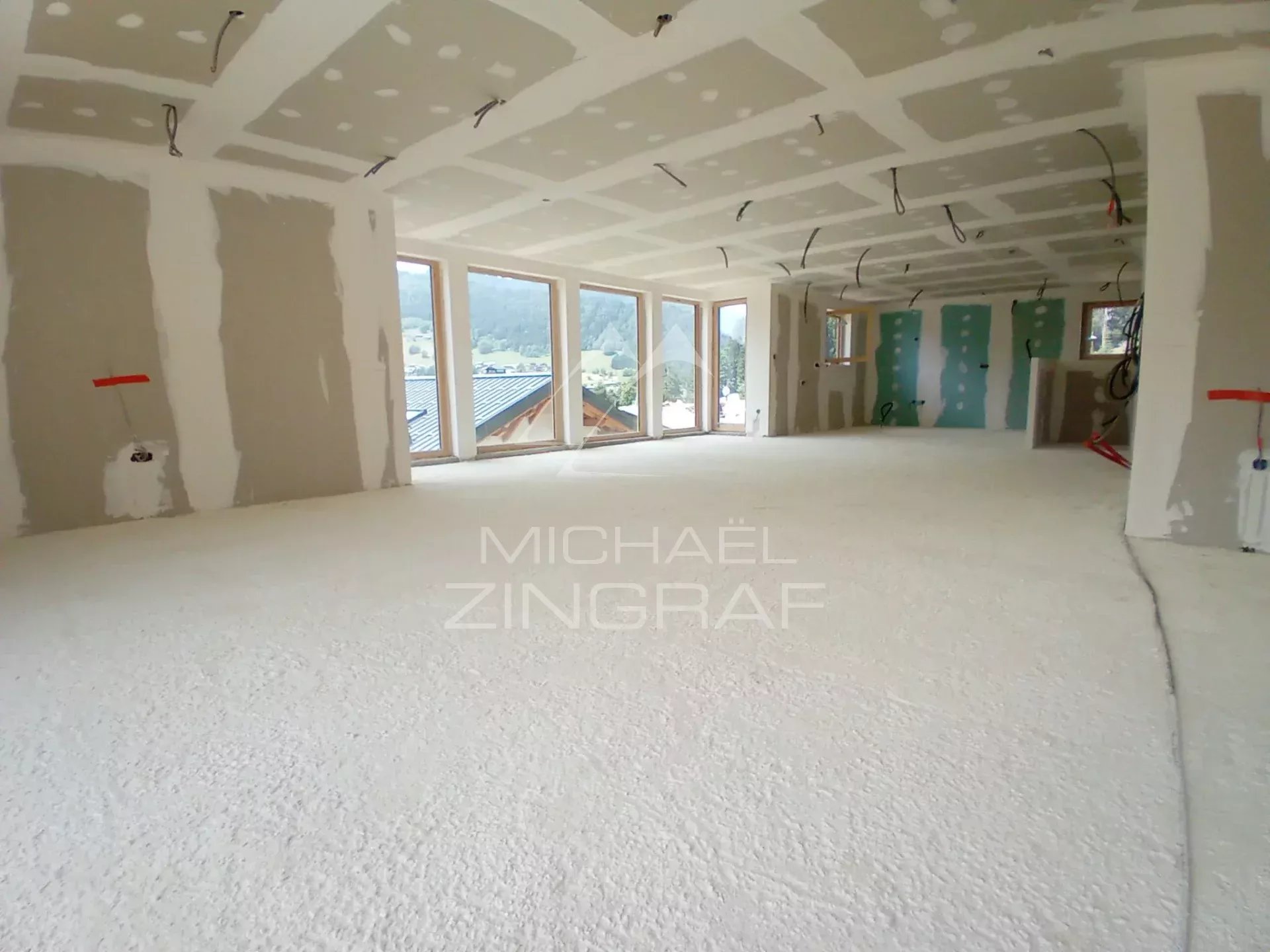 New 5 bedroom chalet - Close to the centre of Les Gets - Peace and views