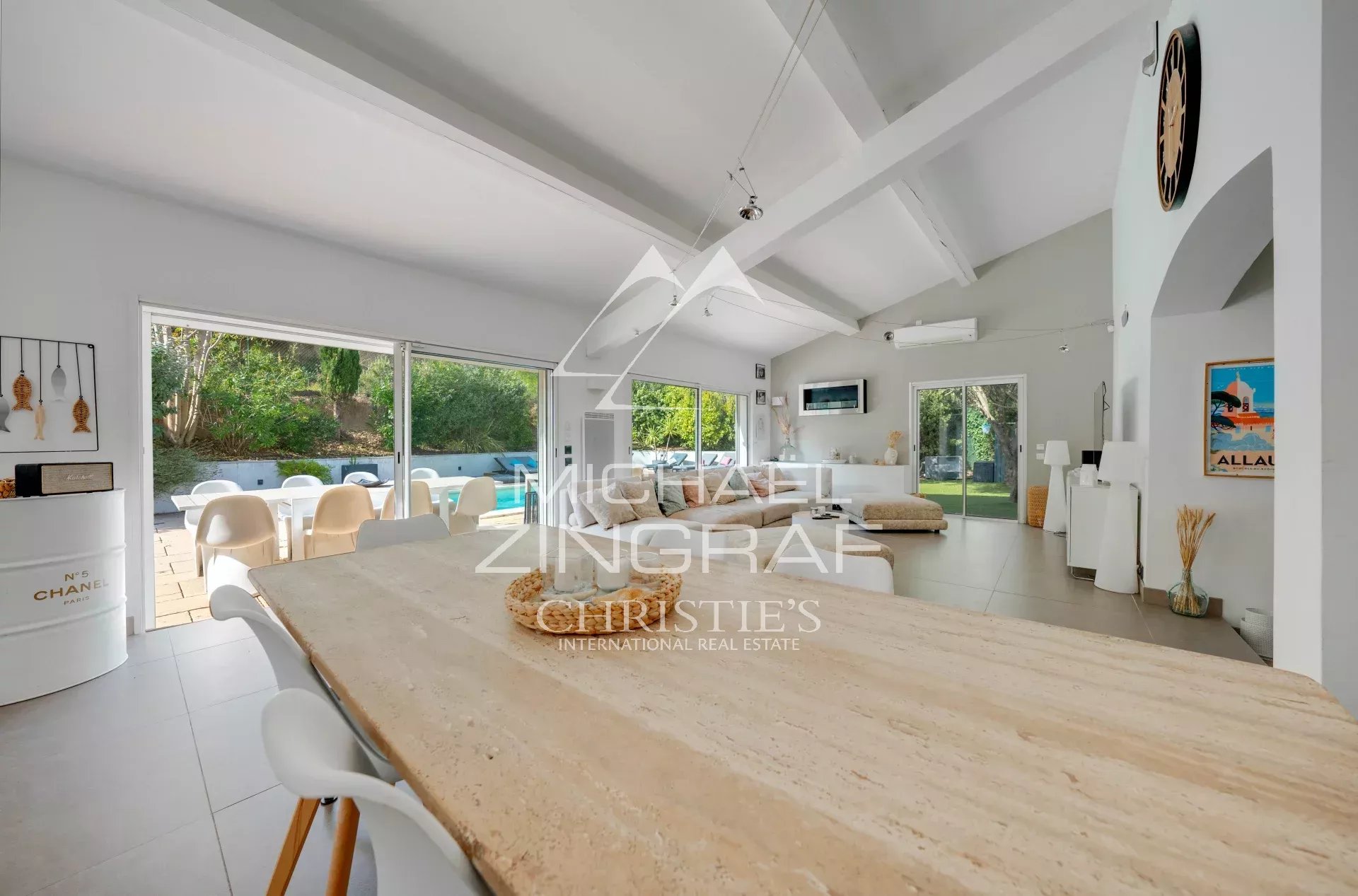 Maison avec piscine au calme absolu en pleine colline