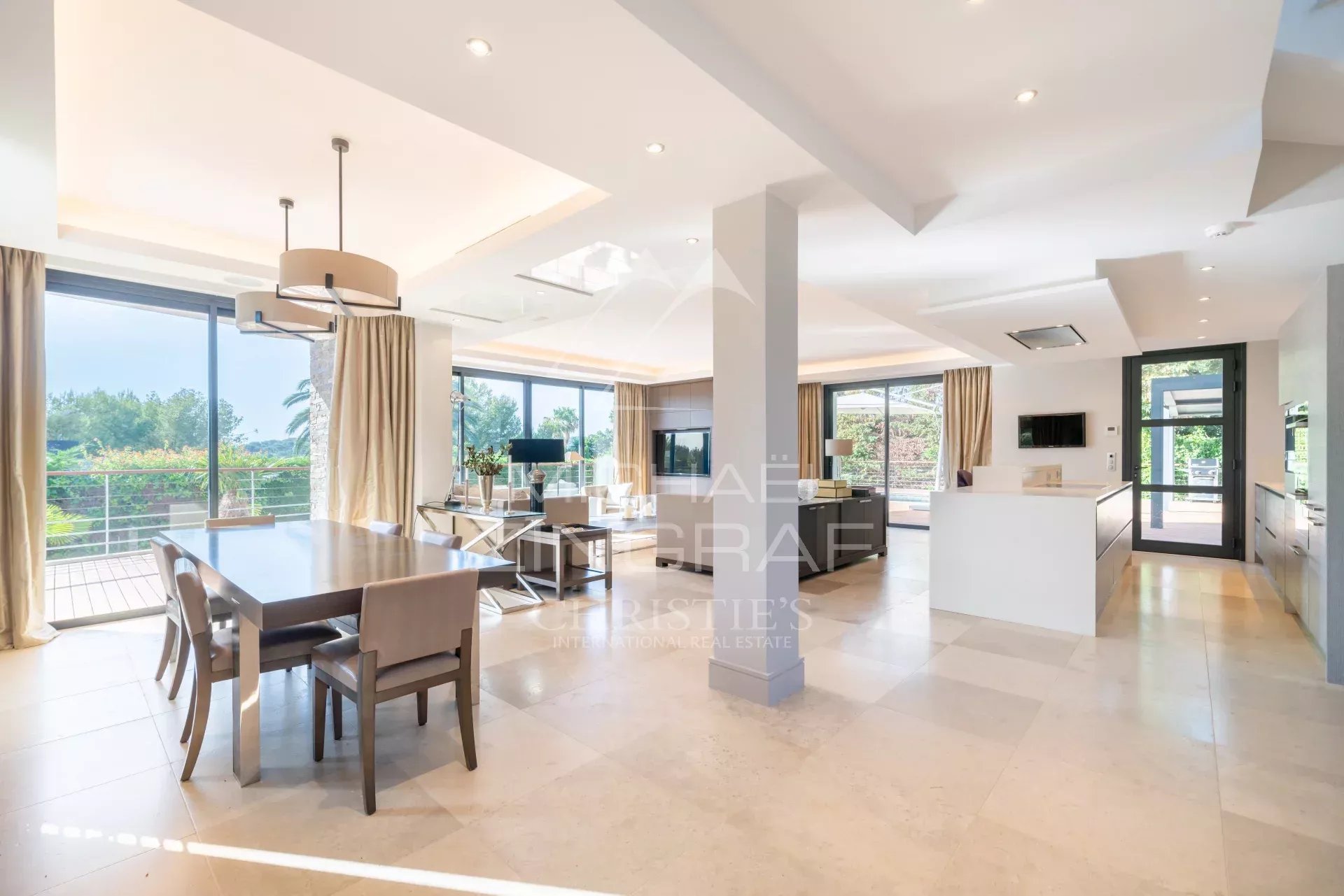 Modern renovierte Villa nahe der Strände von Garoupe