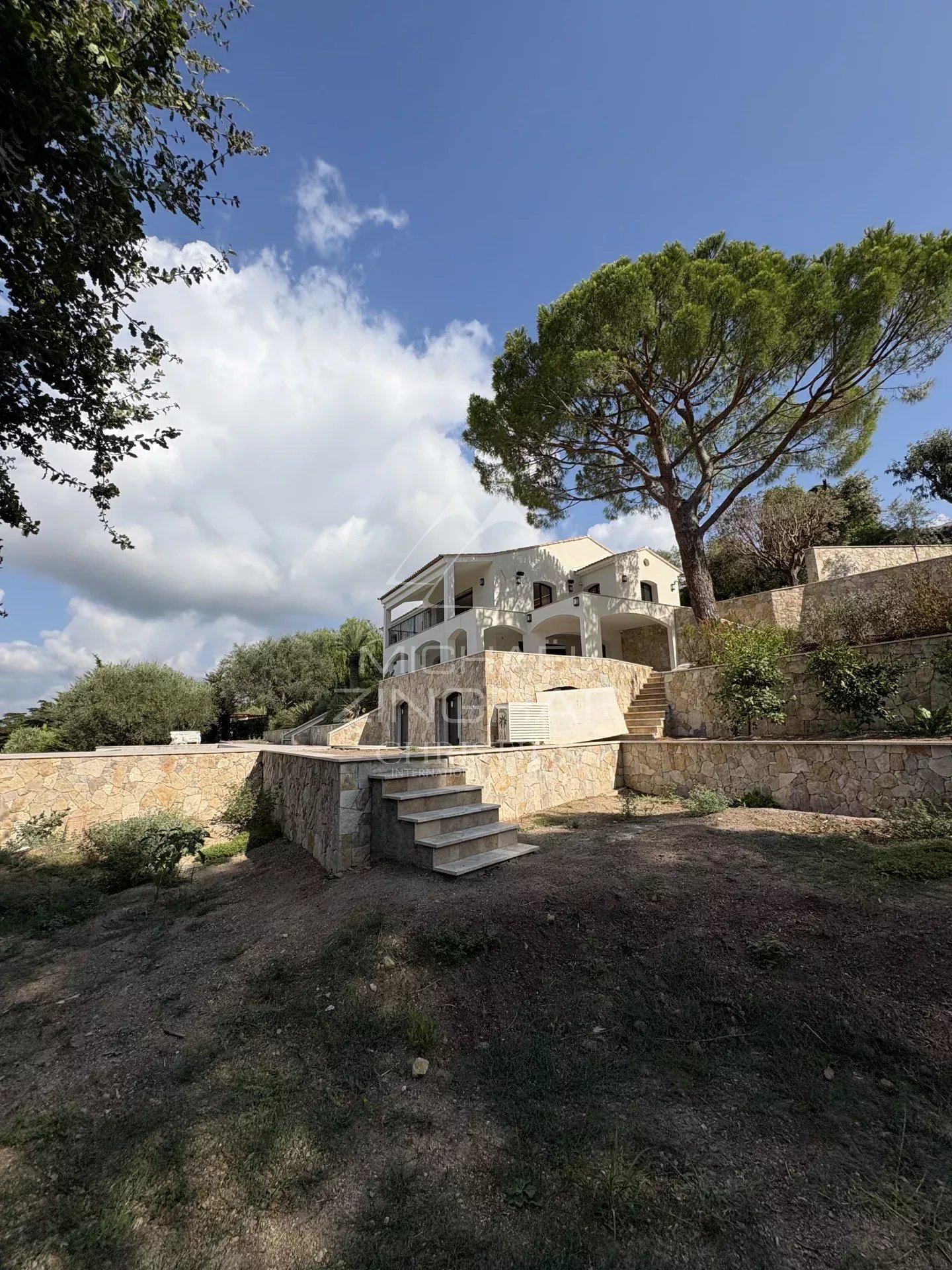 Aux portes de Cannes - Villa d’architecte neuve avec vue mer panoramique
