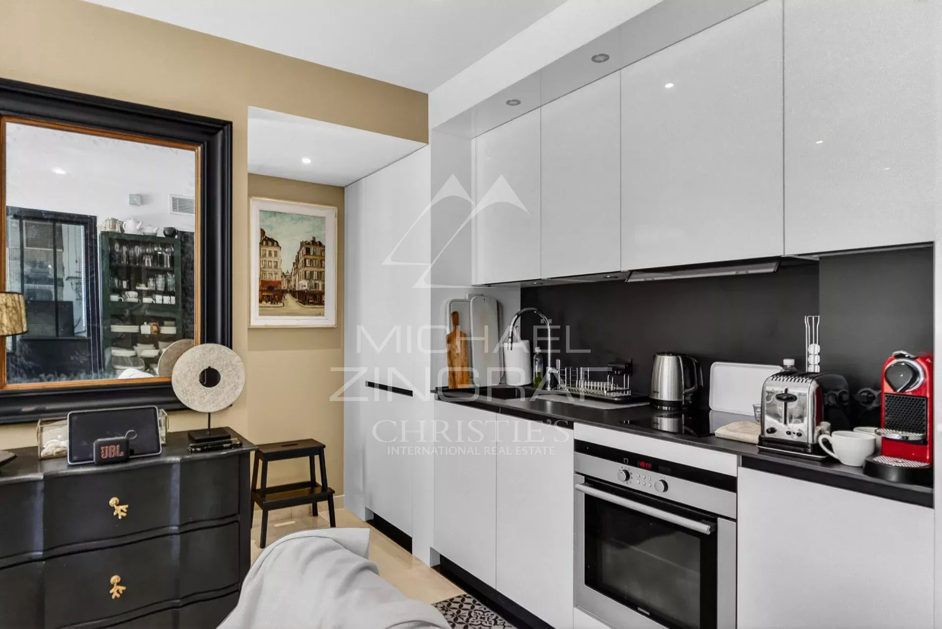 Cannes – Pied-à-terre d'exception face à la mer, résidence de standing avec accès direct et piscine