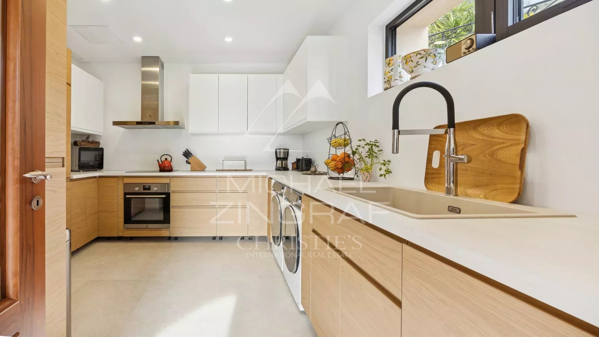 Renovierter Schafstall aus dem 18. Jahrhundert mit Panoramablick