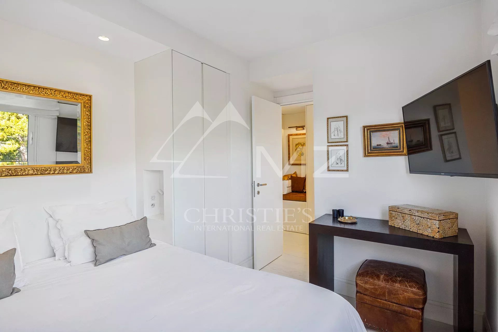 Exceptional apartment in a luxury residence