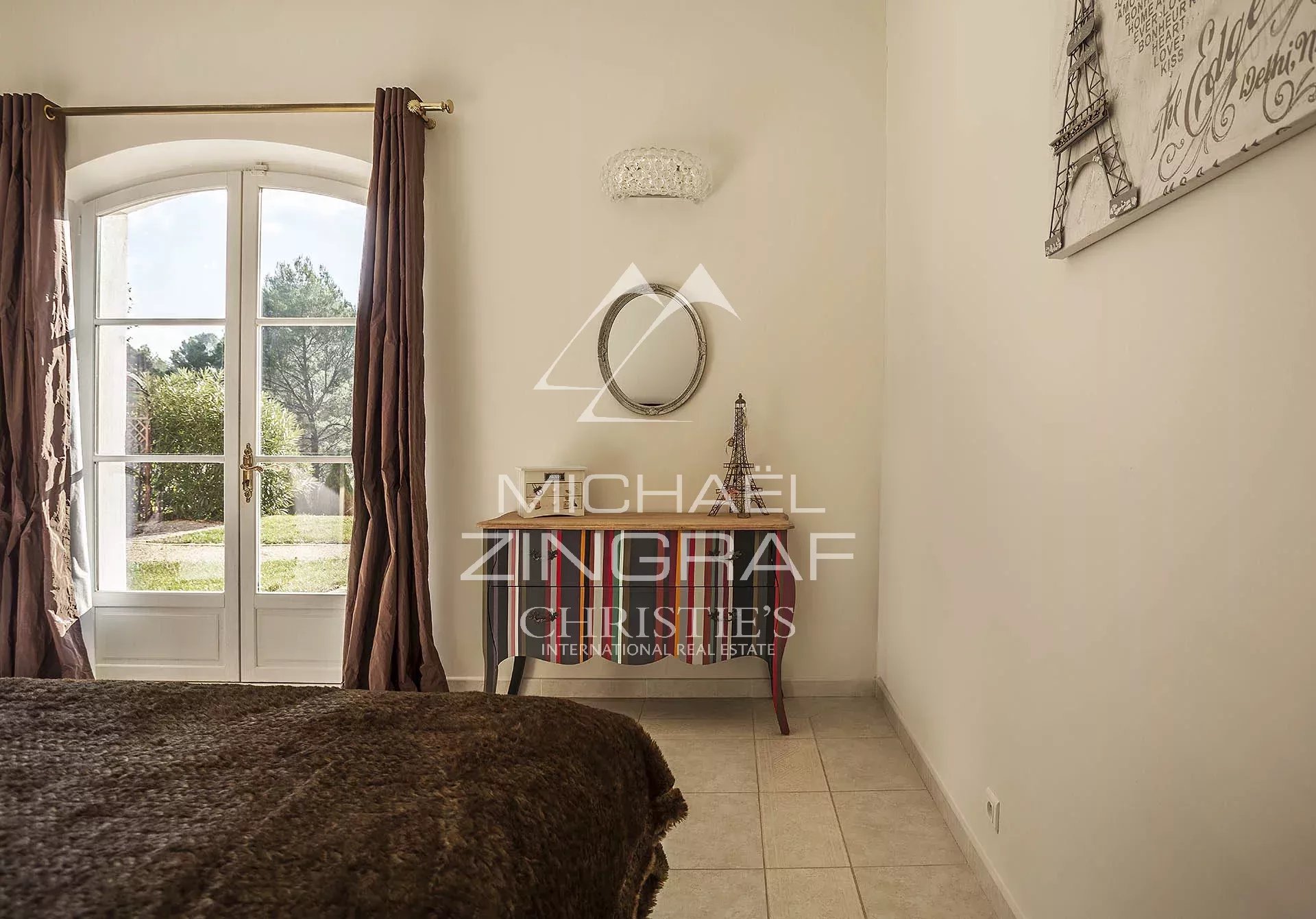 Edles Anwesen in einem grünen Paradies