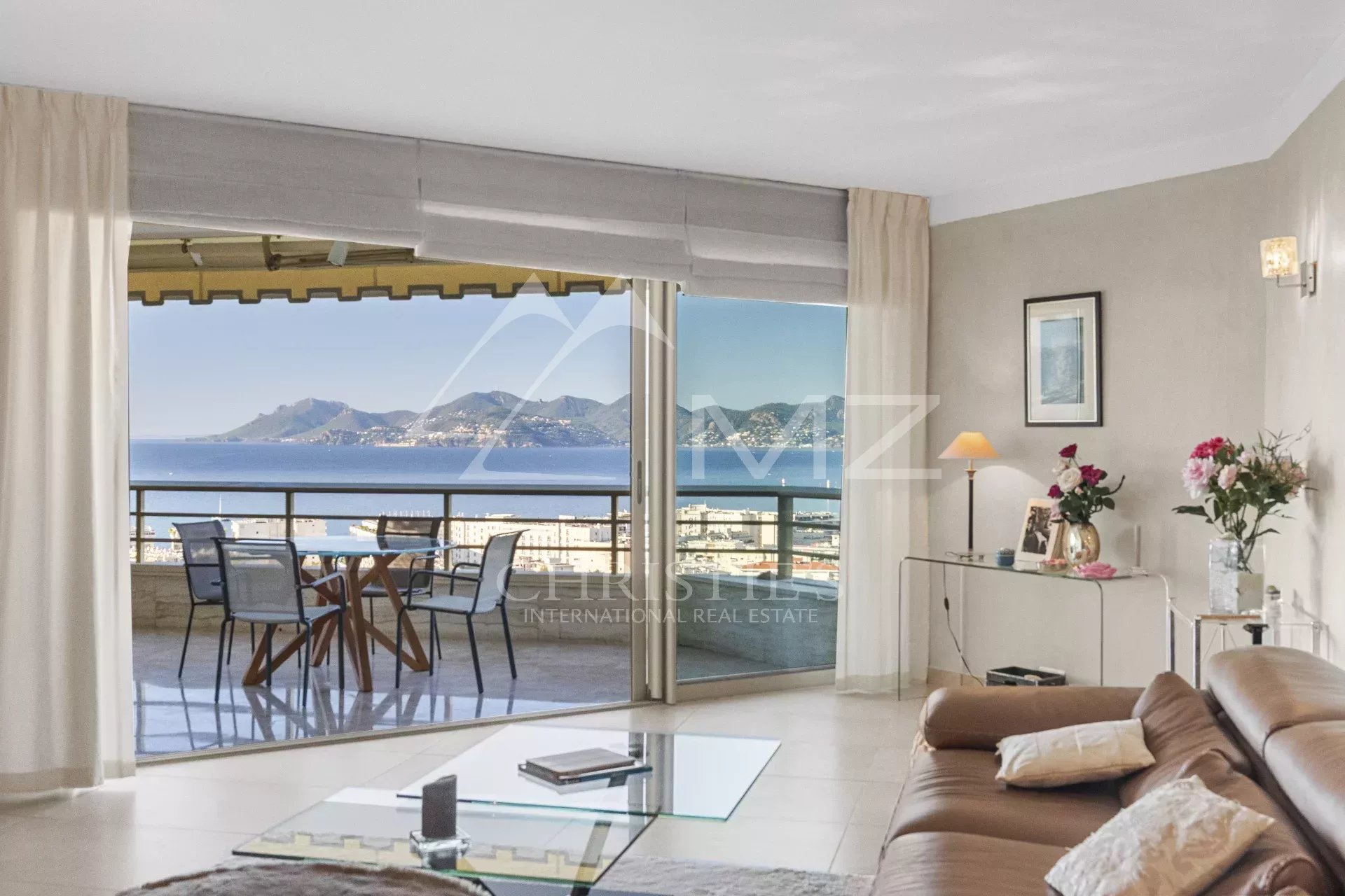 Hervorragende 4-Zimmer-Wohnung in einer prestigeträchtigen Residenz