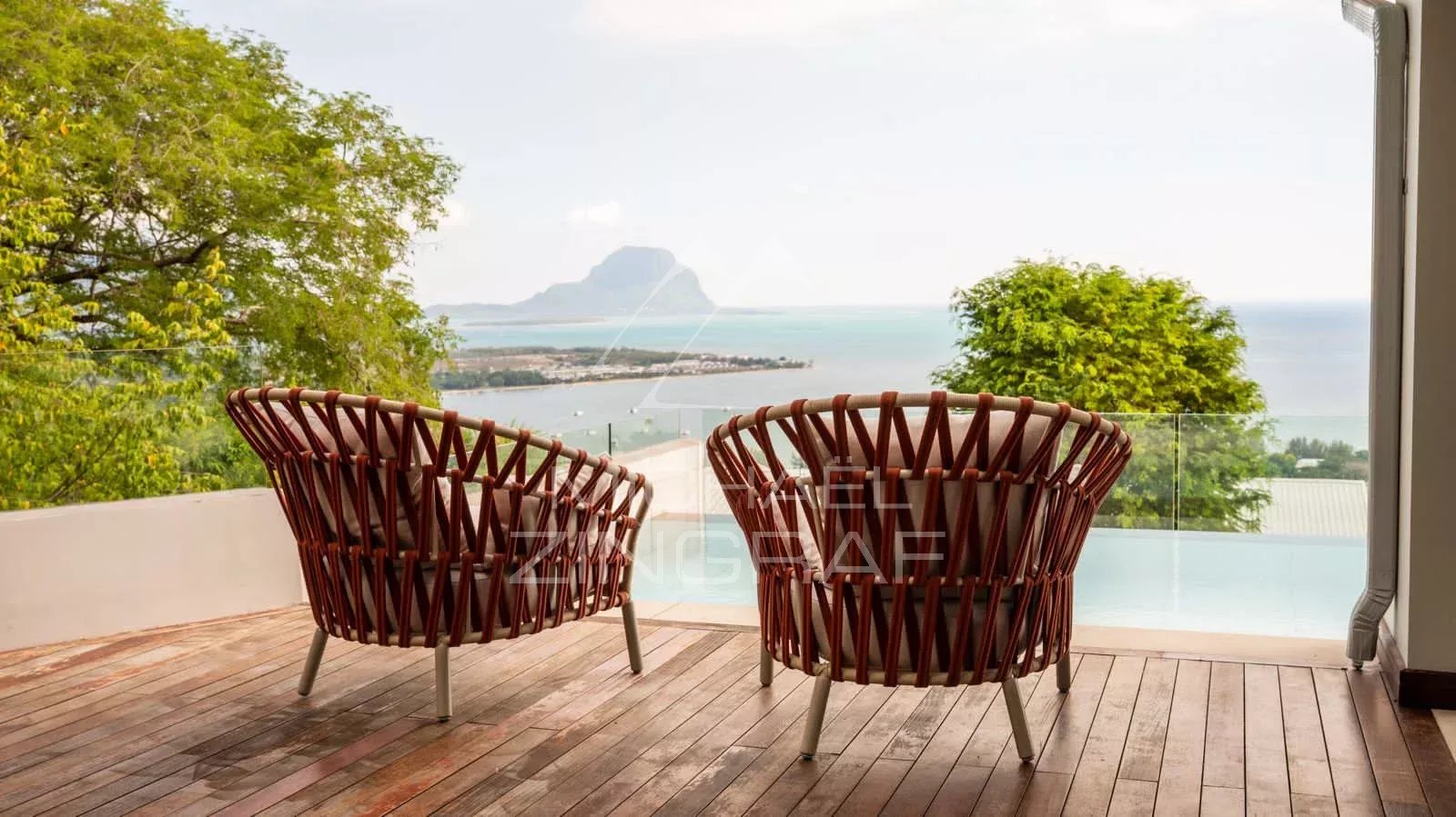 Île Maurice – Villa d’Exception Ultra Luxe avec Vue Panoramique sur Le Morne – Rivière Noire