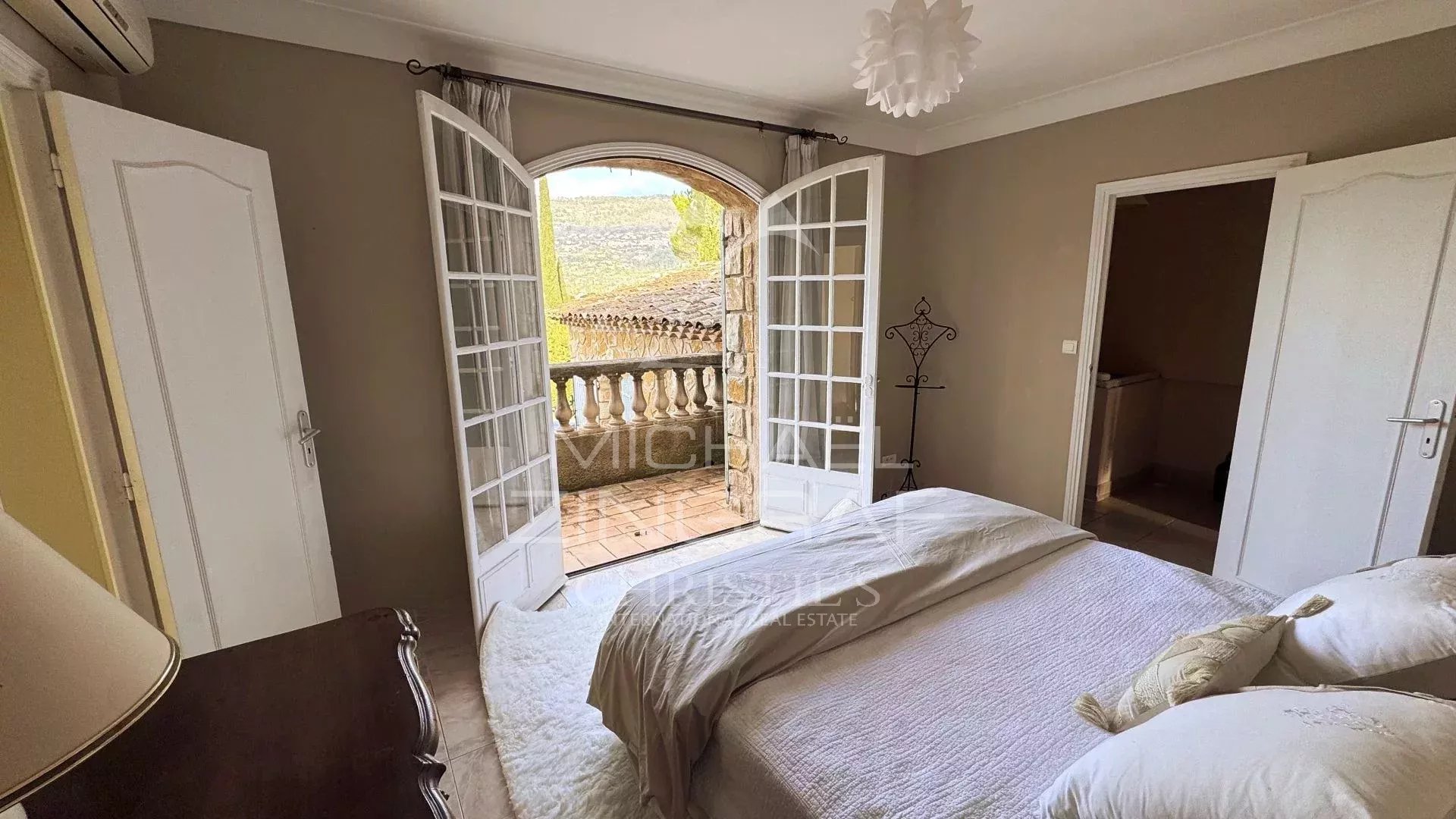 villa 5p view Hills with pool