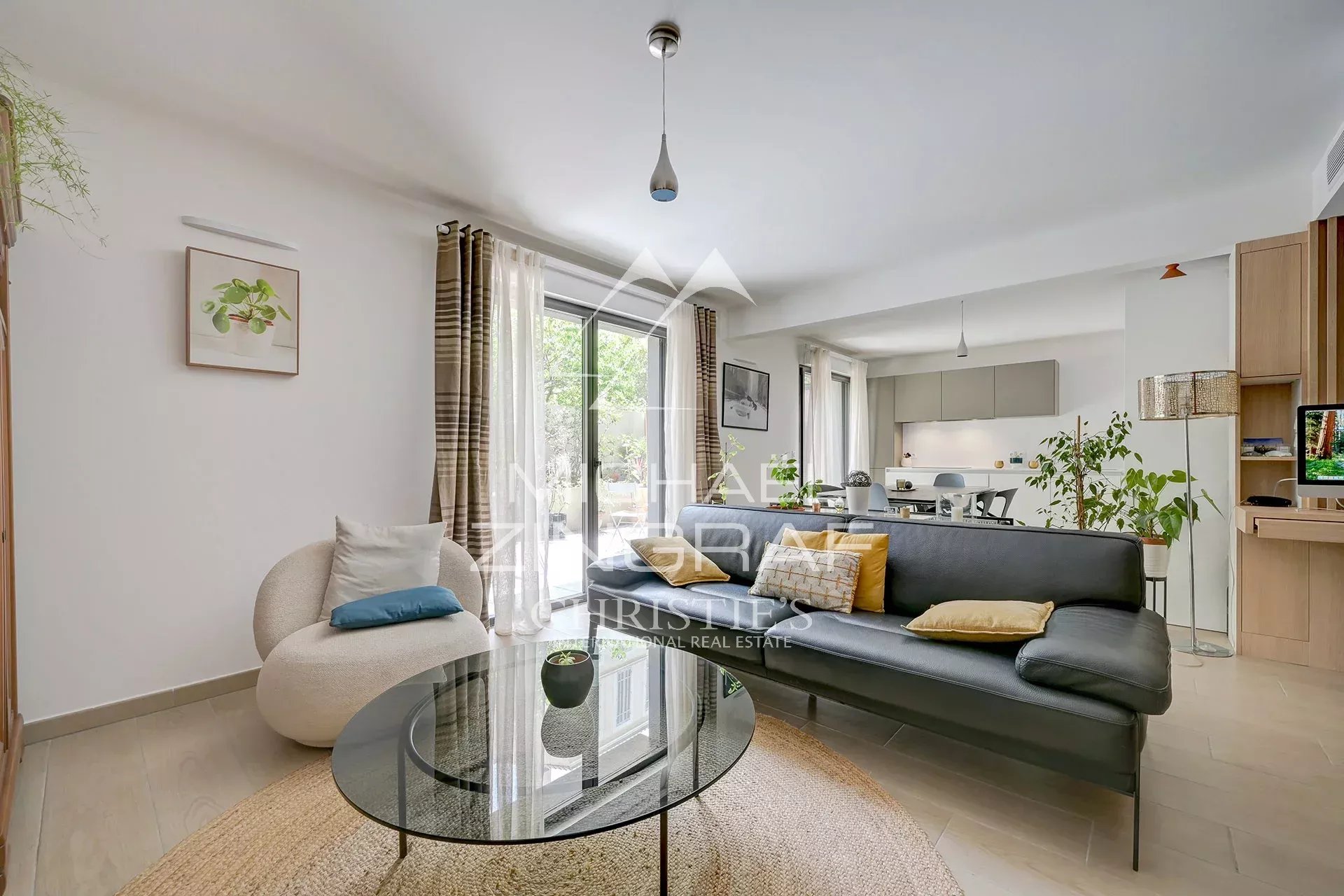 Recent residence - 2-bedroom duplex apartment
