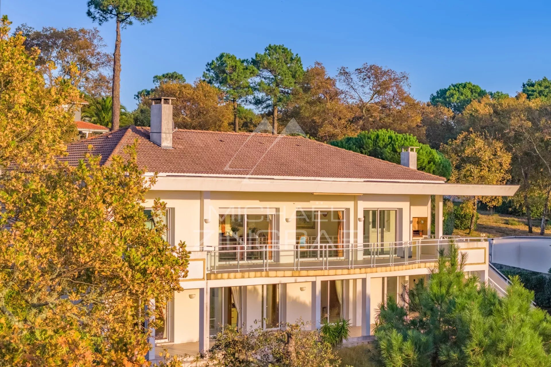 PYLA-SUR-MER – 6-ZIMMER-VILLA MIT BLICK AUF DAS BECKEN VON ARCACHON