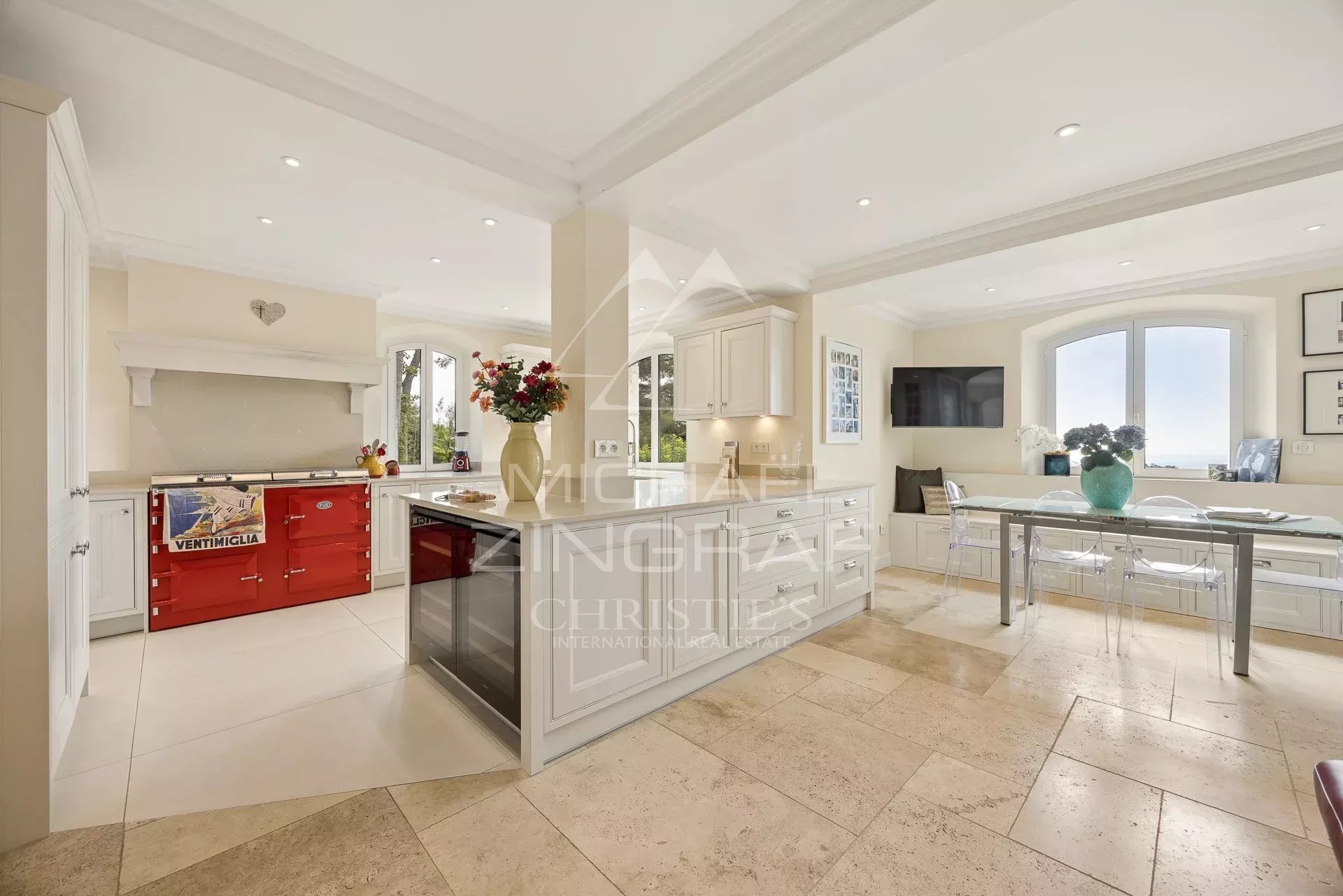 Exceptionnelle villa de luxe sur cinq niveaux avec vue mer panoramique
