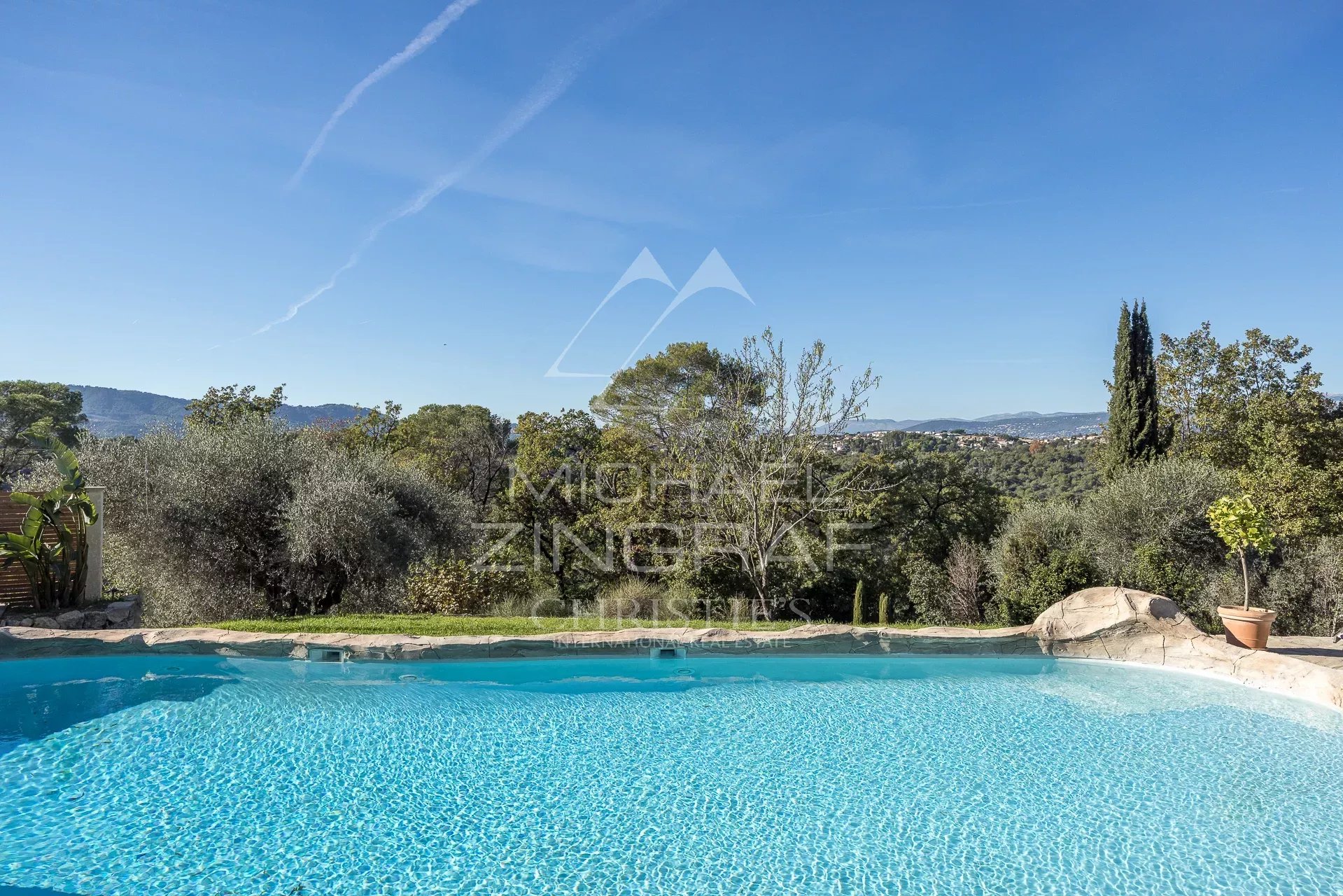 Mougins - Location longue durée - Villa 5 chambres entièrement rénovée