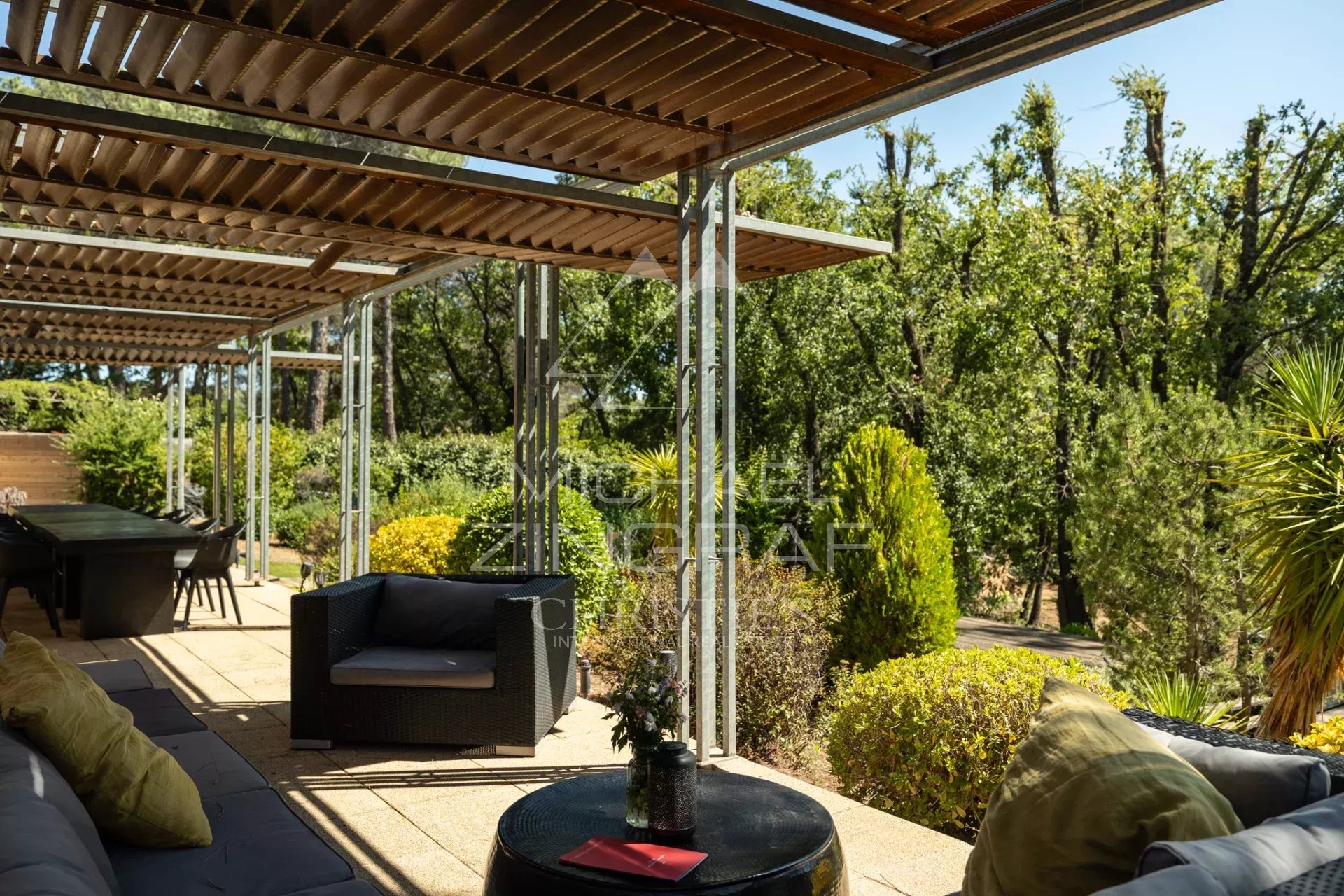 Villa d’architecte au cœur de la nature