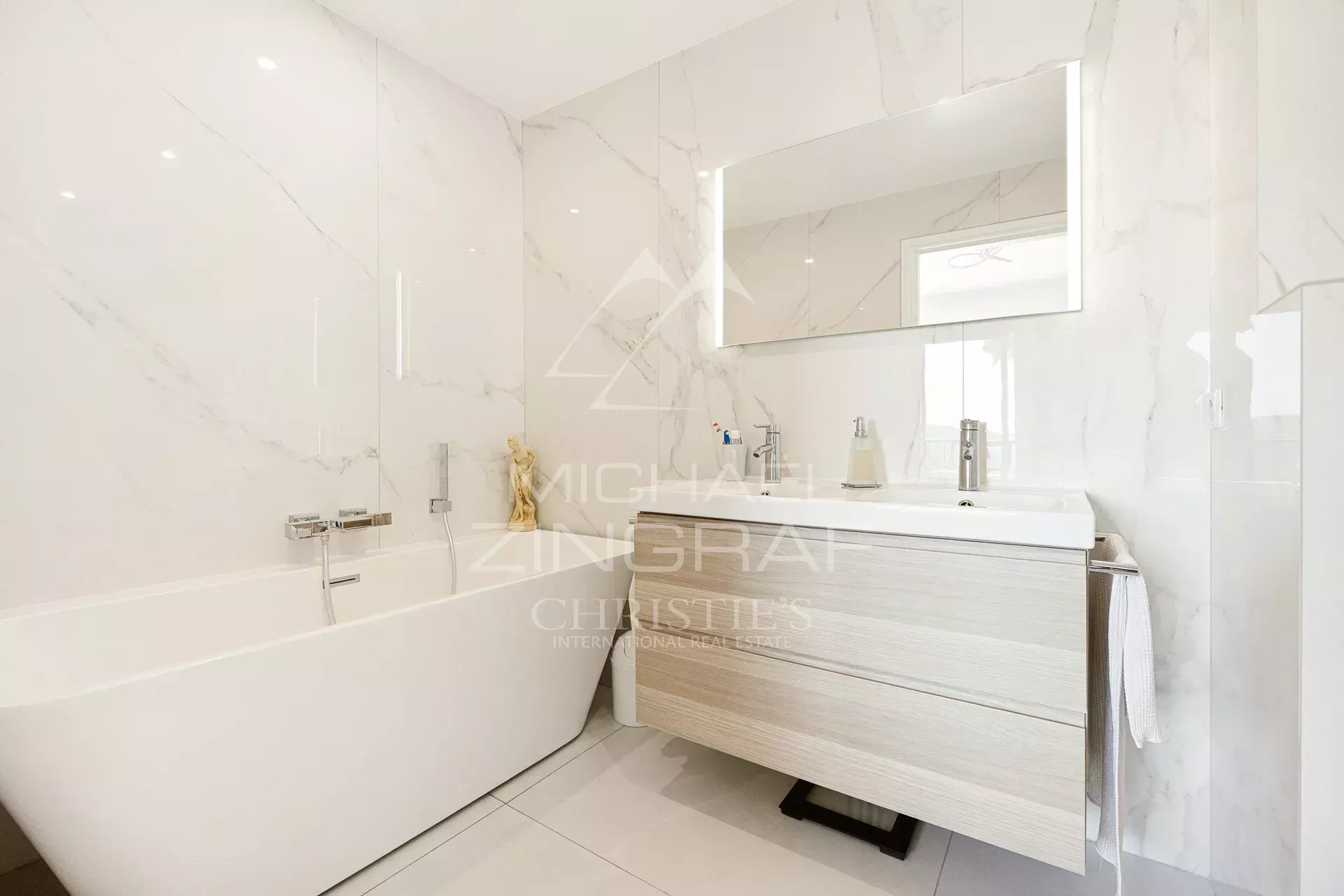 Appartement lumineux dans résidence sécurisée