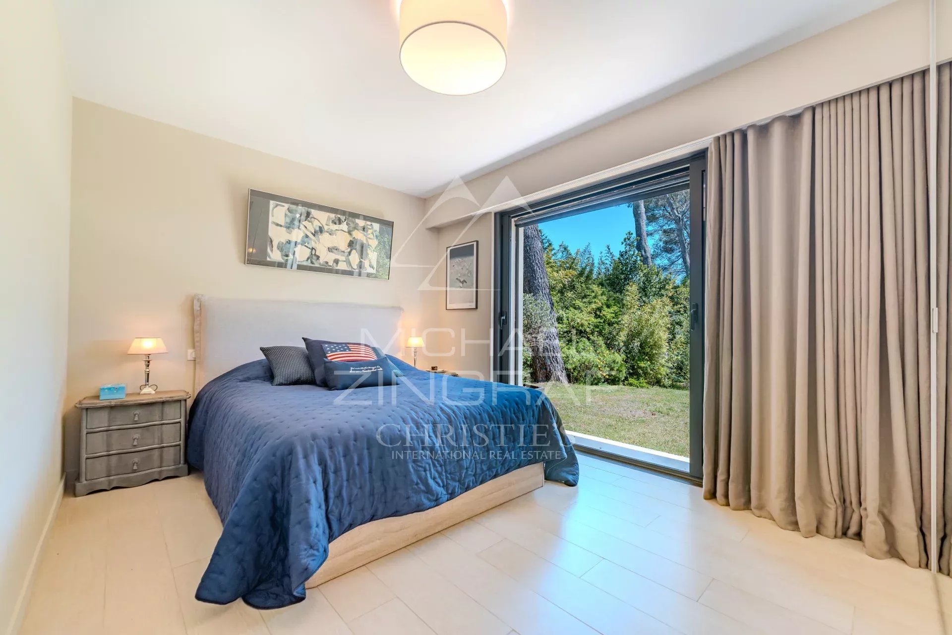 Mougins - Ruhige Lage, ebenerdige Villa - 5 Schlafzimmer