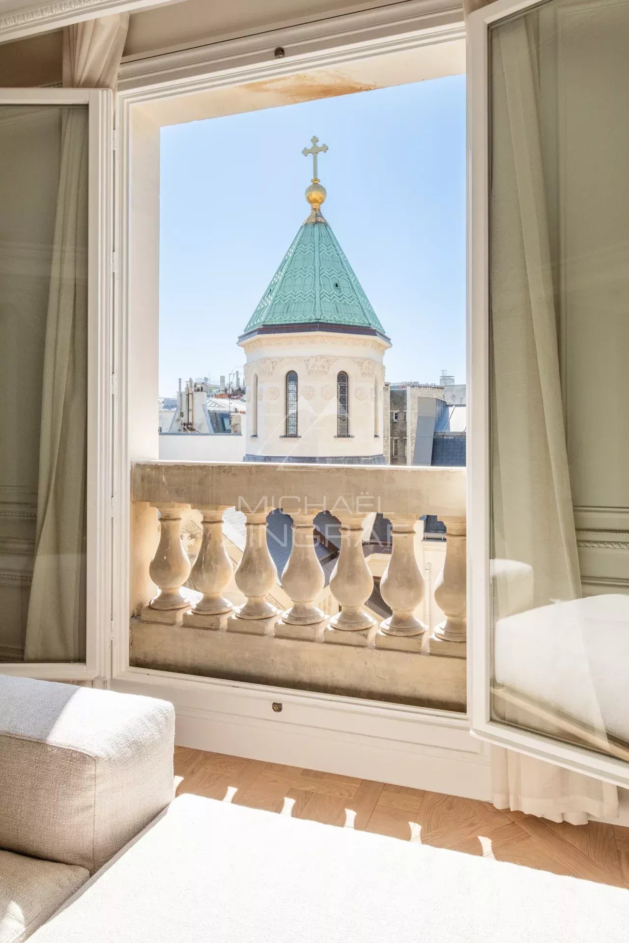 A vendre - Appartement 3 Suites - Paris 8eme - Triangle d'Or - Clim - Refait à neuf