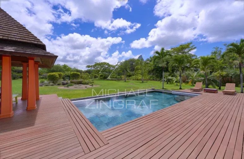 Exklusive Villa in Tamarina, Golf und Bergblick