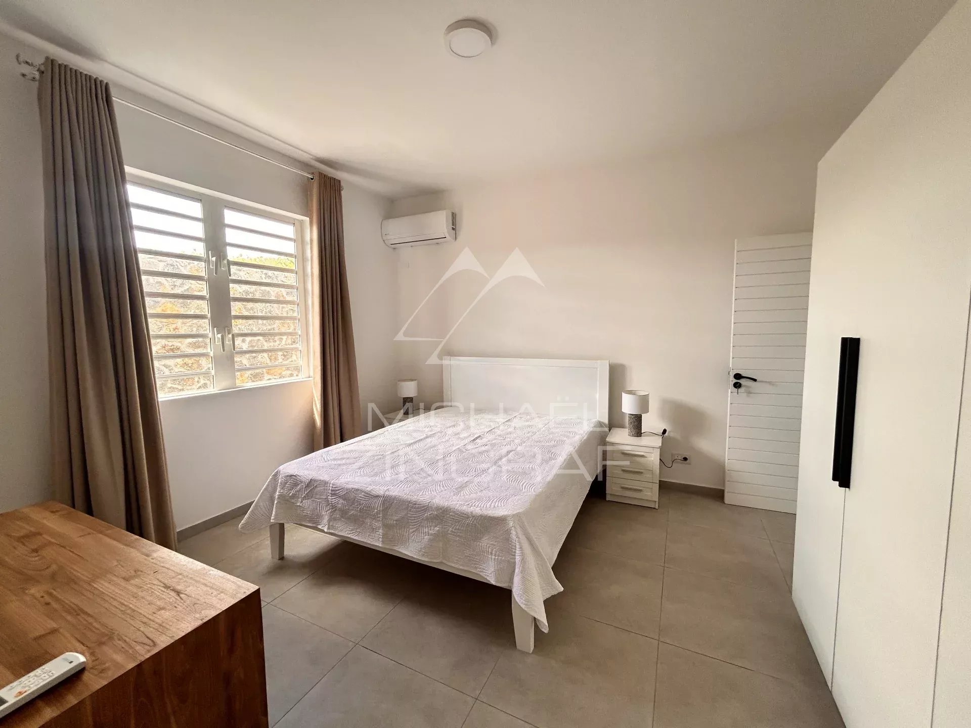 Contemporary Villa in Charmoses