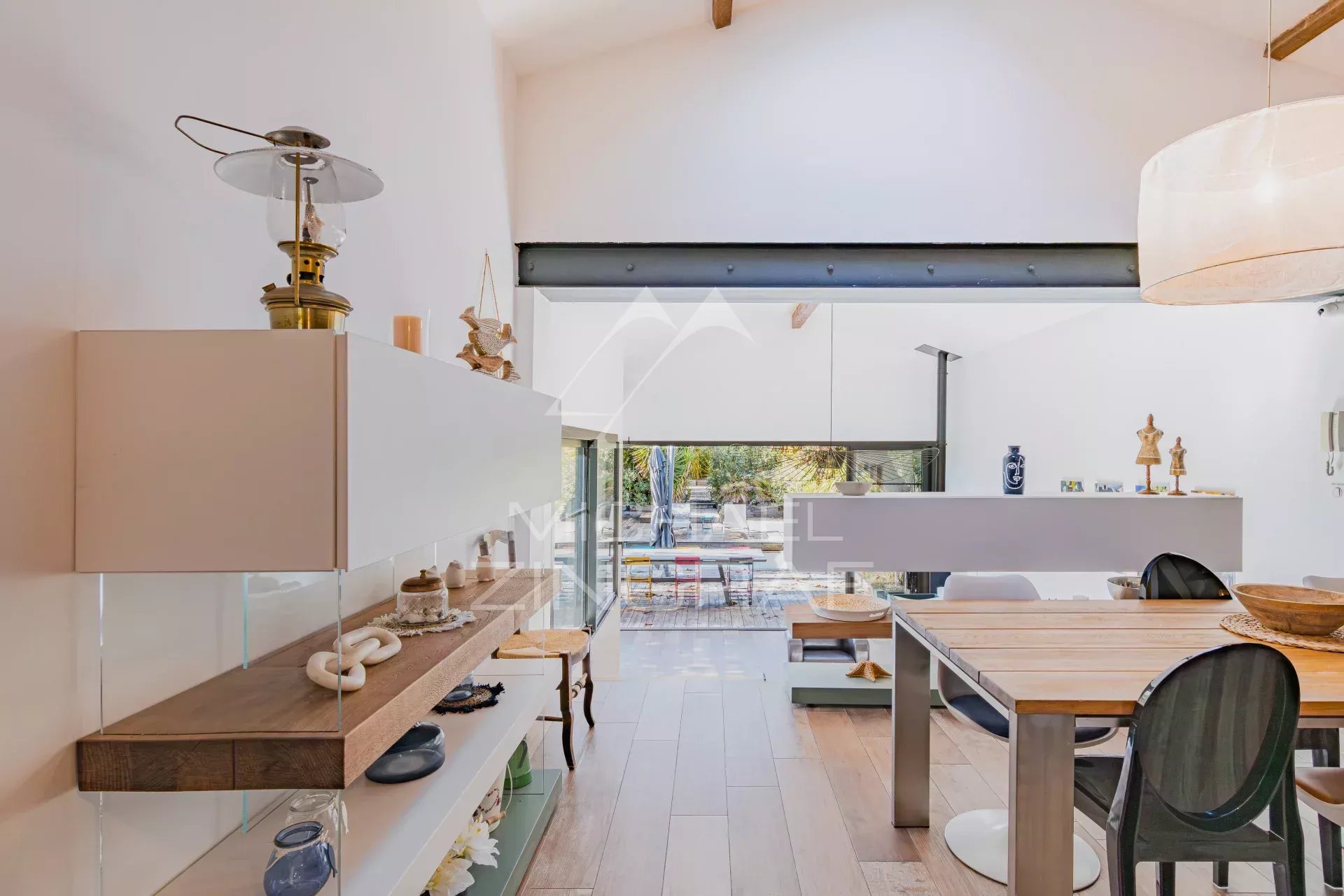 MOULLEAU / CERCLE DE VOILE – VILLA D’ARCHITECTE AVEC PISCINE, PLAGE À PIED