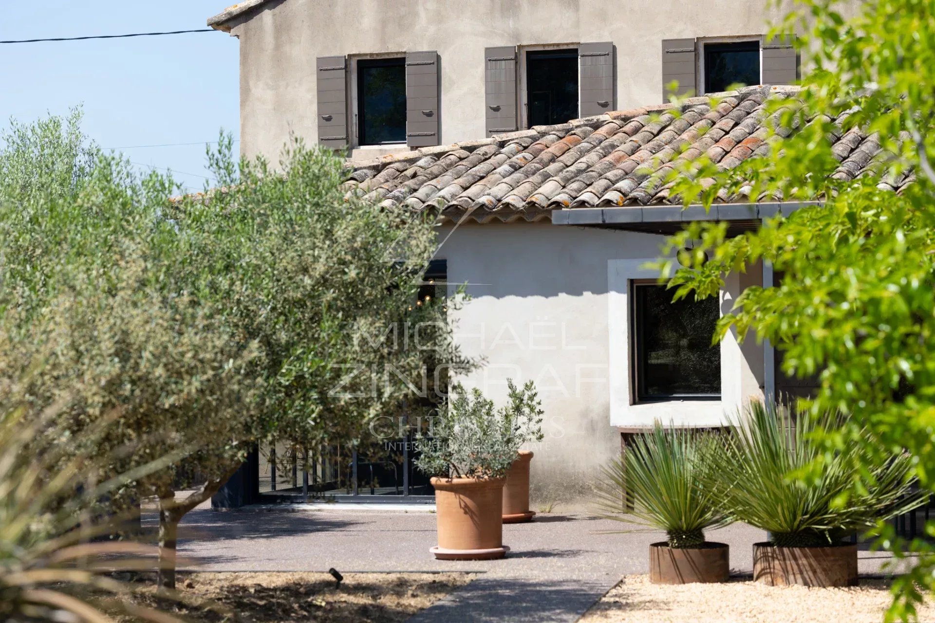 Oppède - Belle maison de hameau aux vues exceptionnelles et à deux pas des commerces
