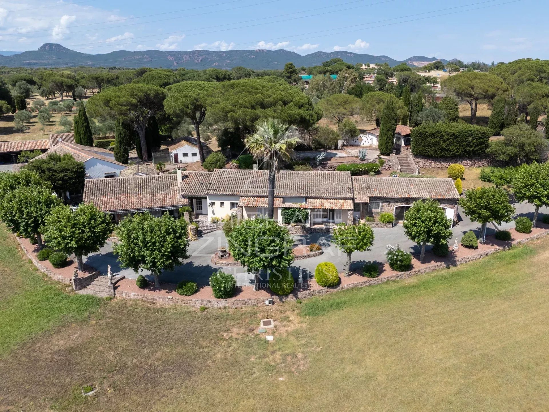 Elegantes Landgut mit Charakter auf über 32 Hektar
