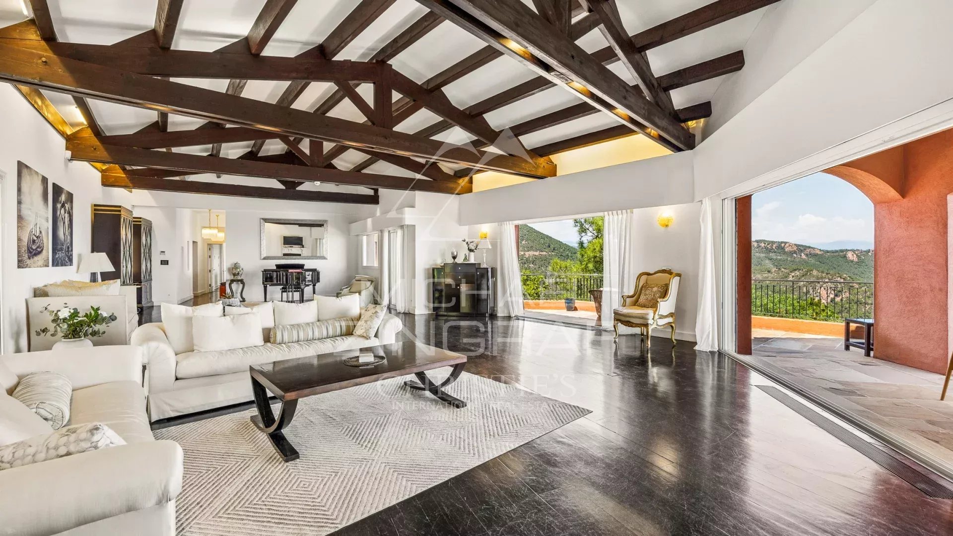 Close to Cannes - Family home