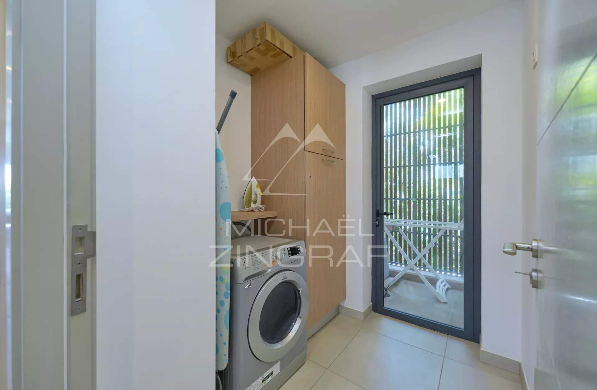 3-Bedroom Apartment in a Secure Residence in Pointe aux Canonniers