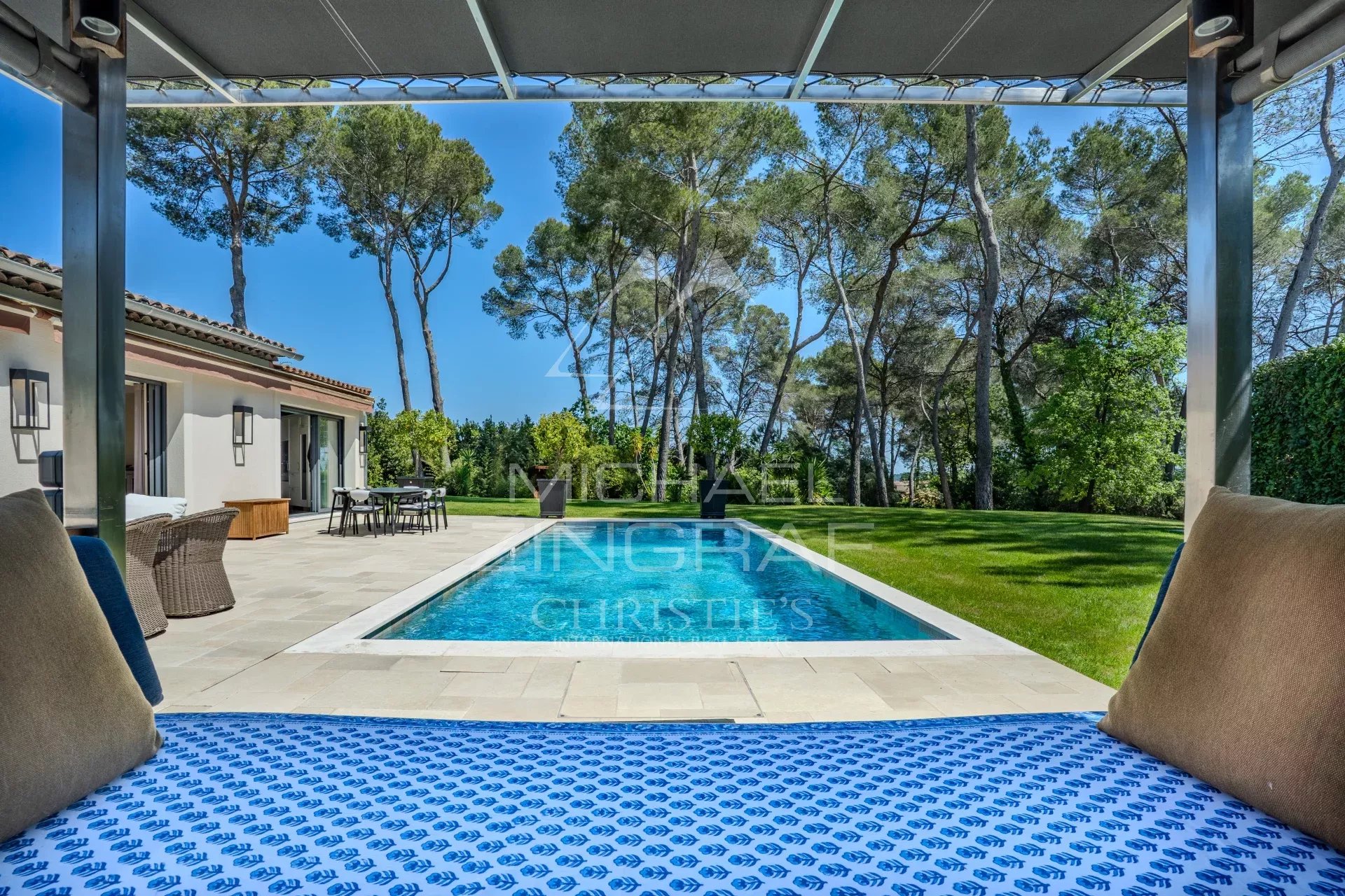 Mougins - Ruhige Lage, ebenerdige Villa - 5 Schlafzimmer