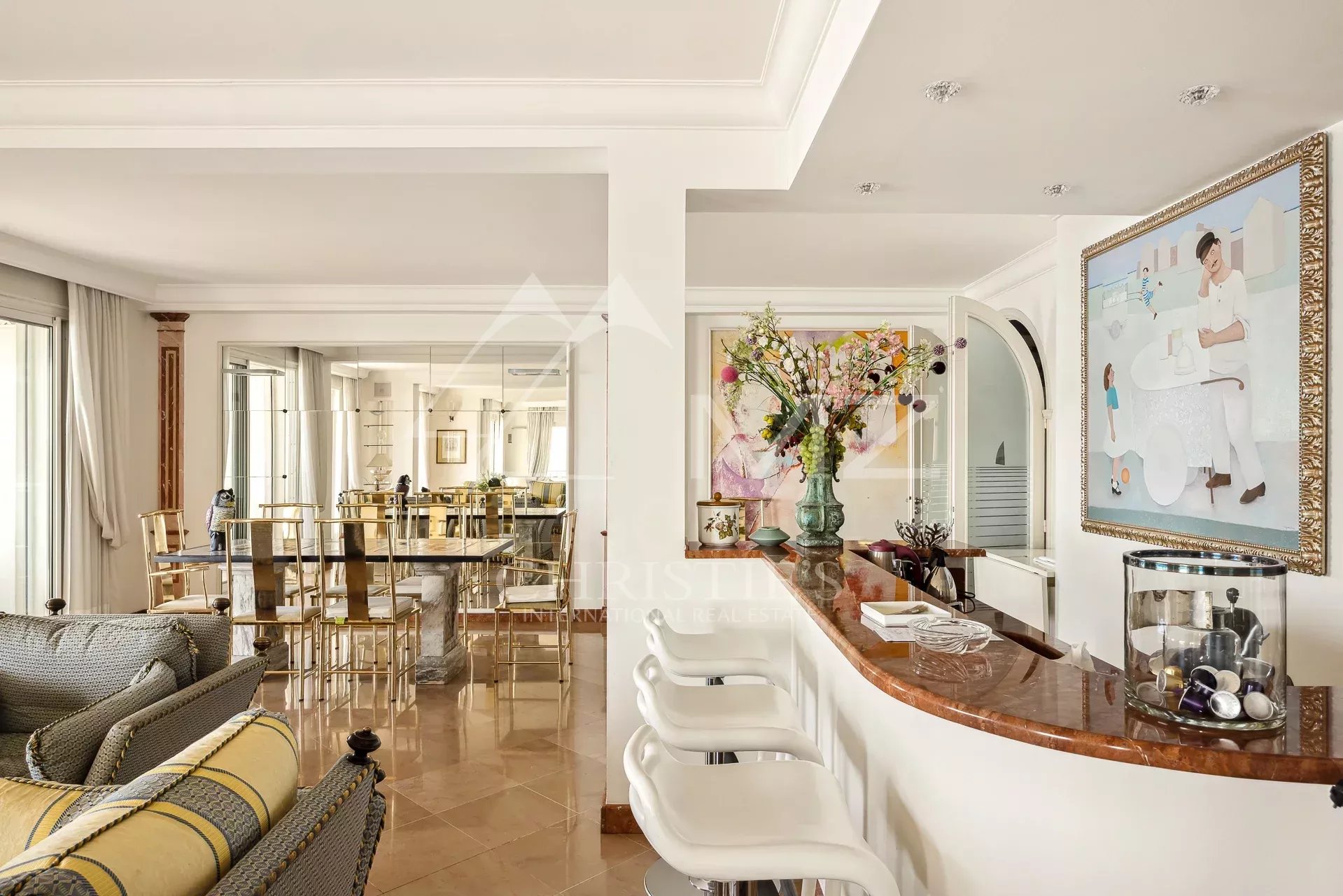 Cannes Croisette – Wunderschöne 270 m² große Wohnung – Atemberaubender Meerblick