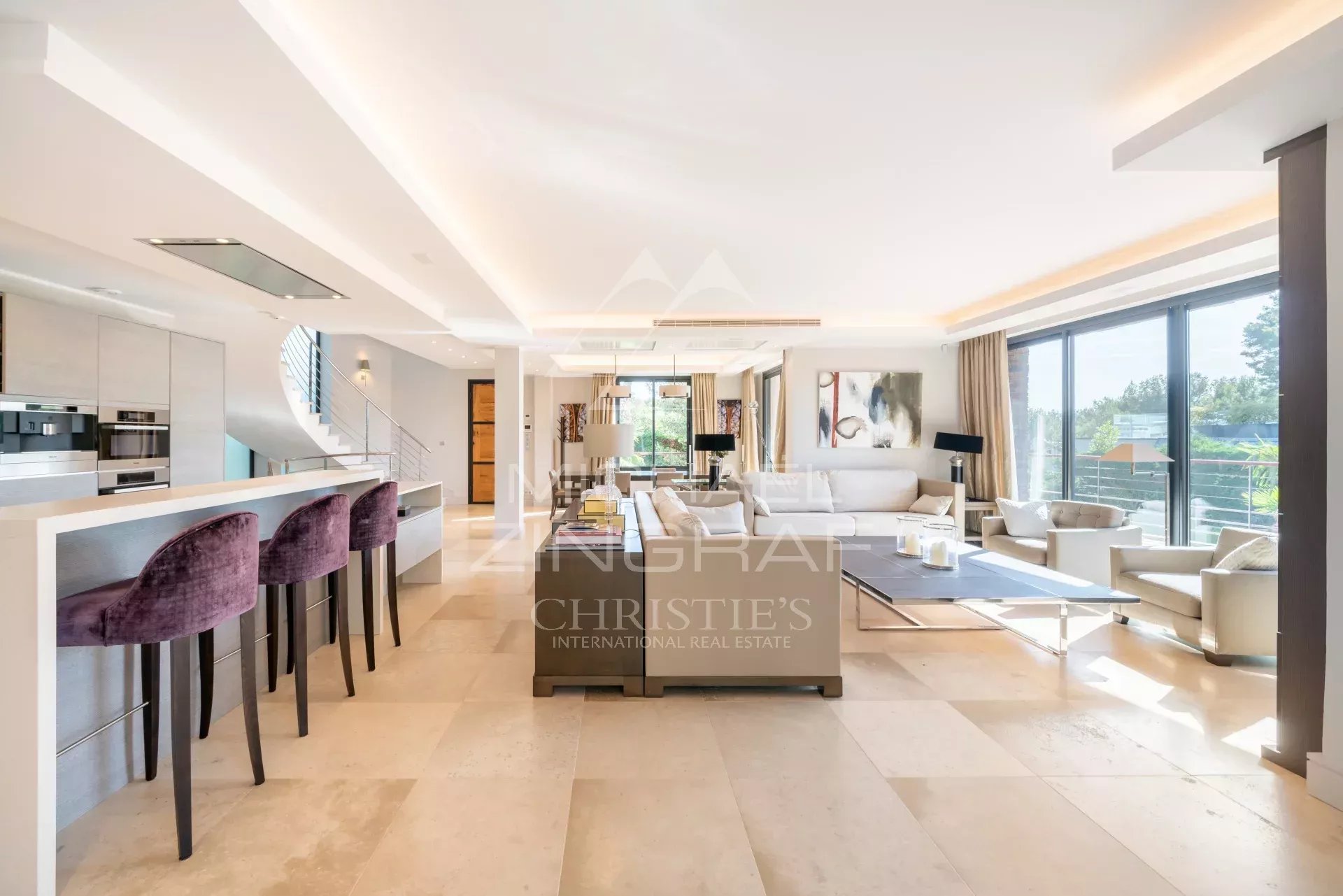 Modern renovierte Villa nahe der Strände von Garoupe