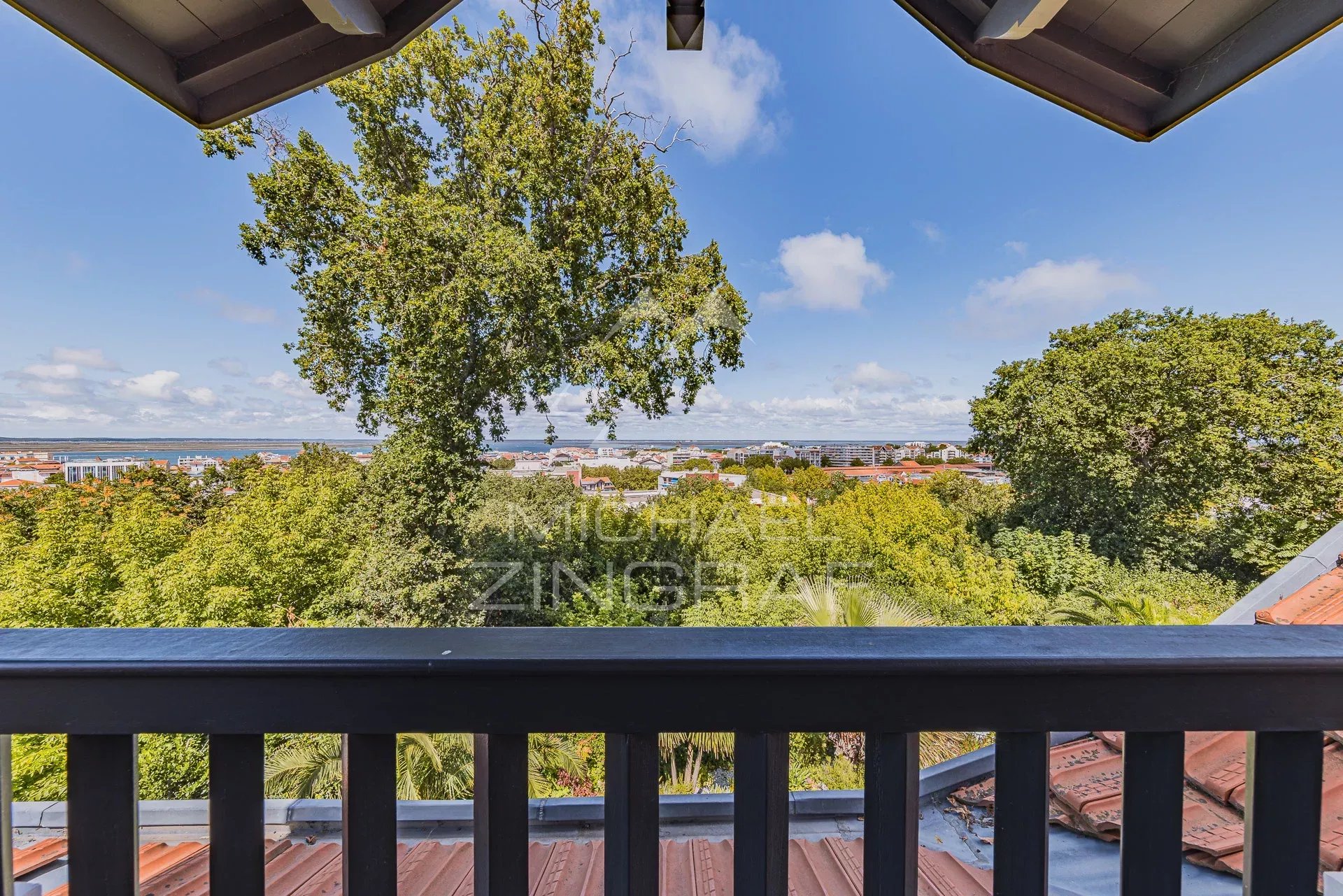 Villa d’Exception – Vue Panoramique sur le Bassin d’Arcachon