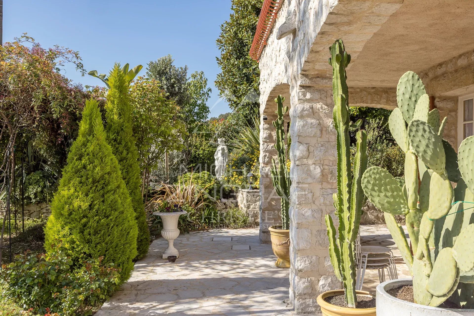 Vence : Propriété de charme à pied du centre-ville