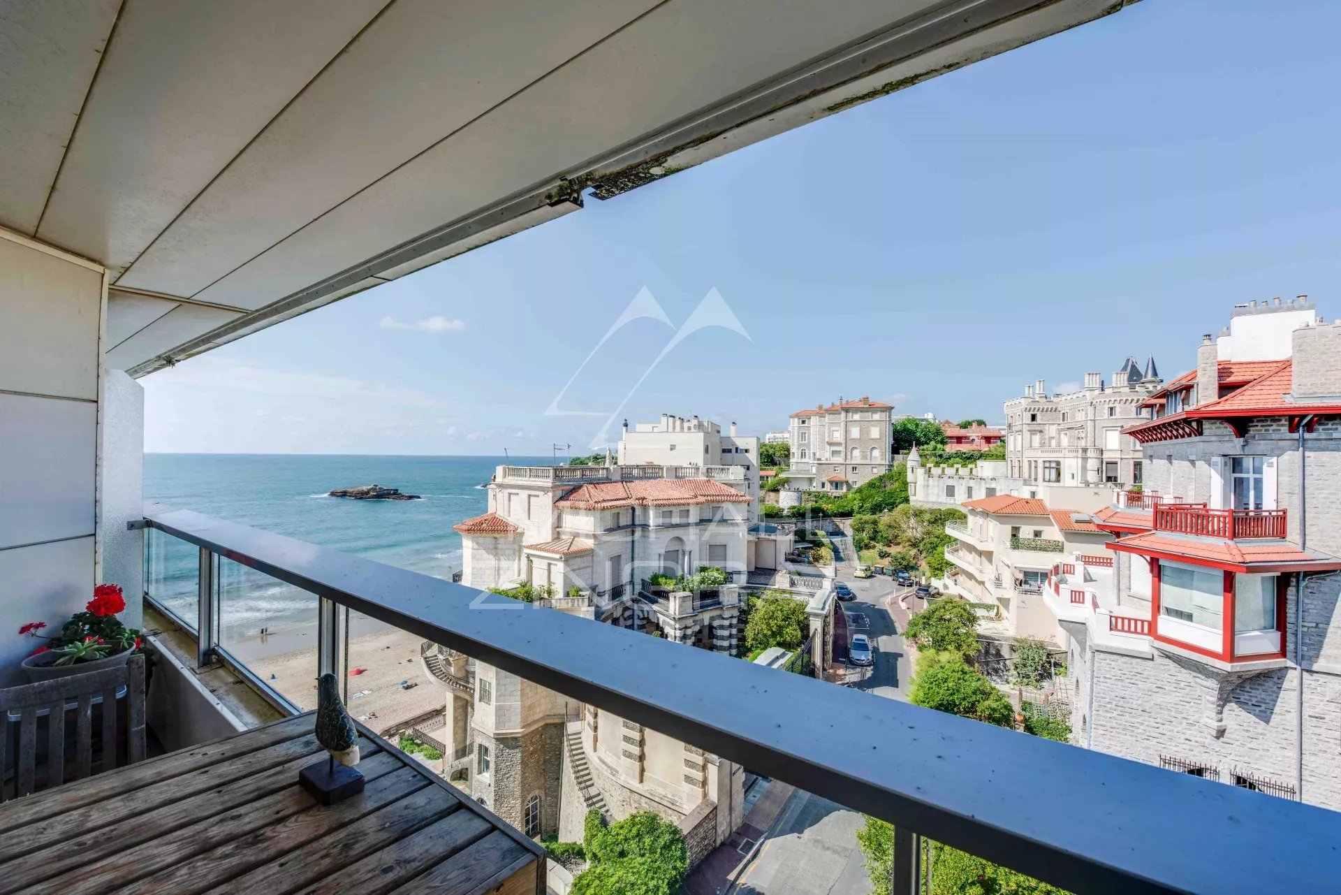 New : perfect pied à terre with terrasse and see view