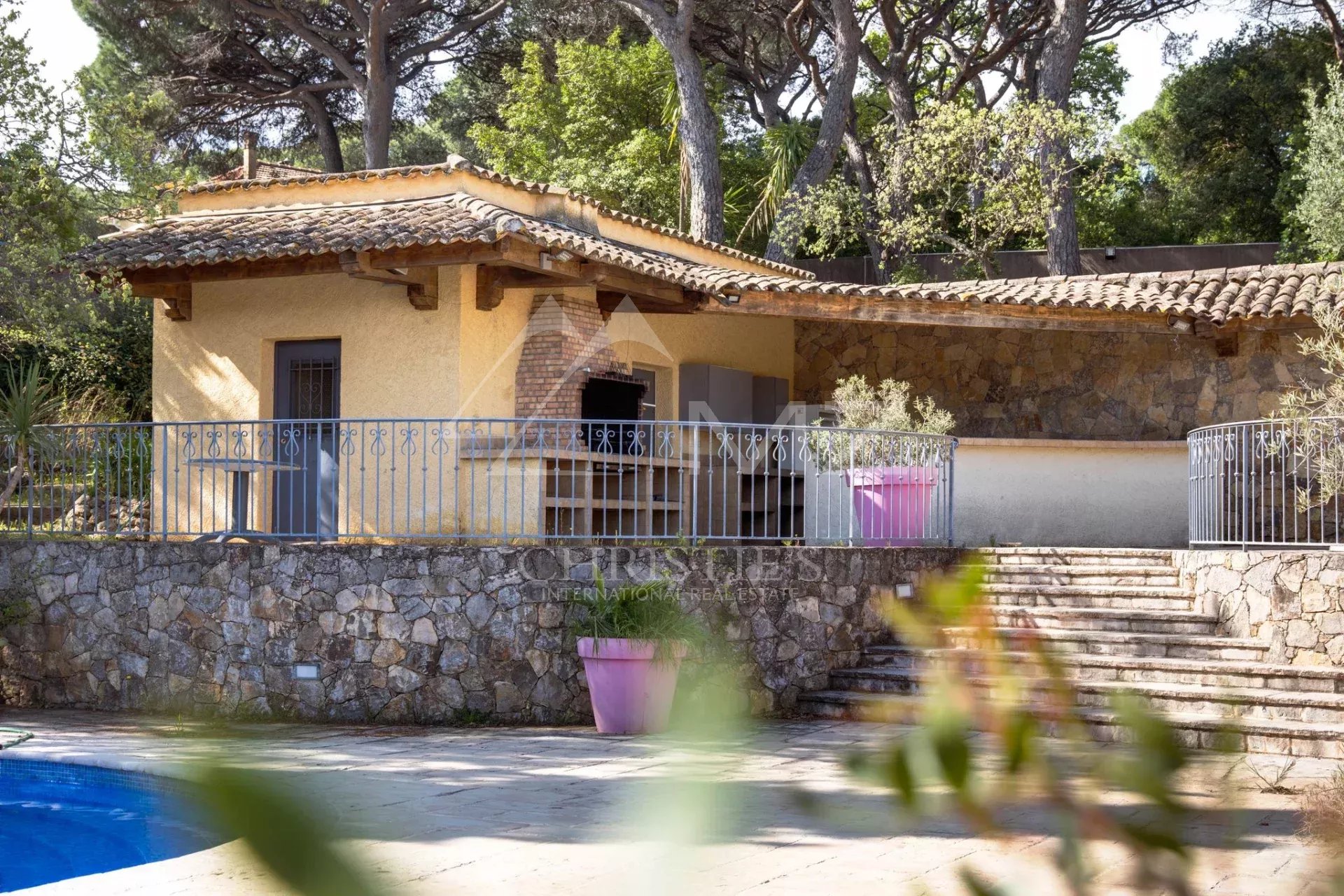 Sainte-Maxime property near the beach