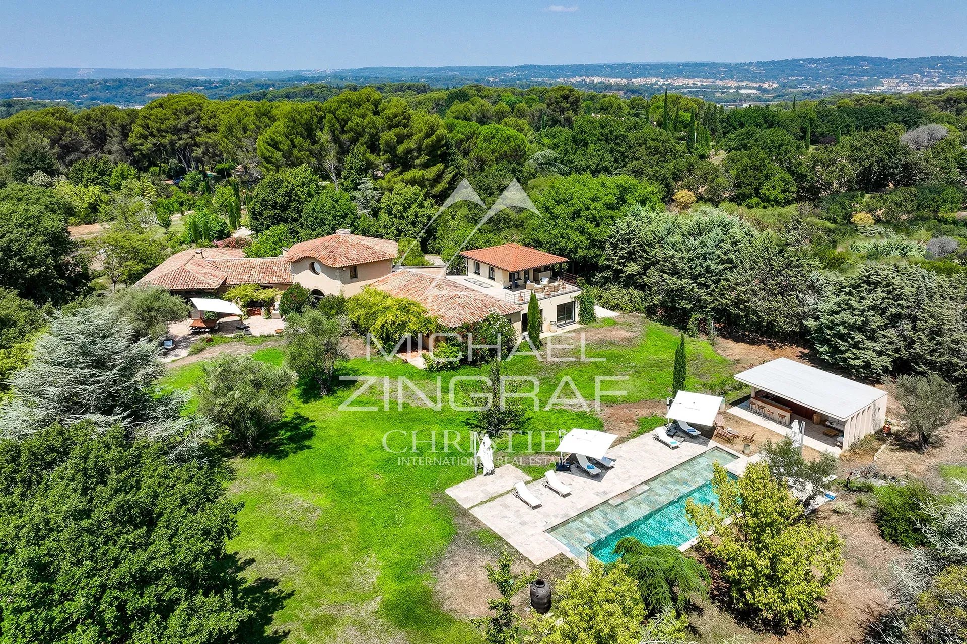 Nur wenige Minuten vom Herzen von Aix-en-Provence entfernt – Außergewöhnliches Anwesen mit 12 Zimmern, 650 m² Wohnfläche auf 1,2 Hektar