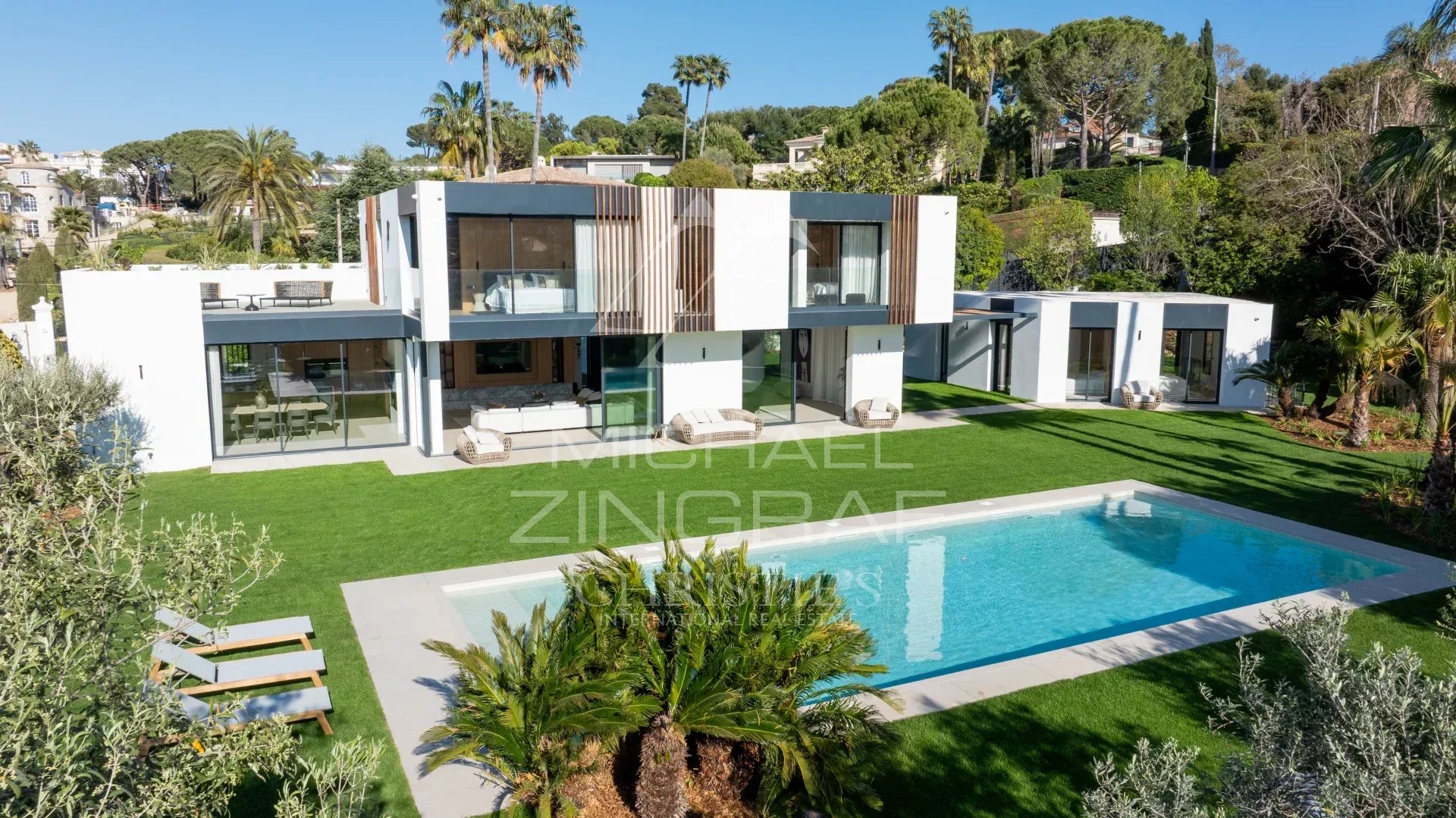 Villa contemporaine d’exception - versant ouest du Cap d’Antibes, à deux pas de l’Hôtel du Cap-Eden-Roc