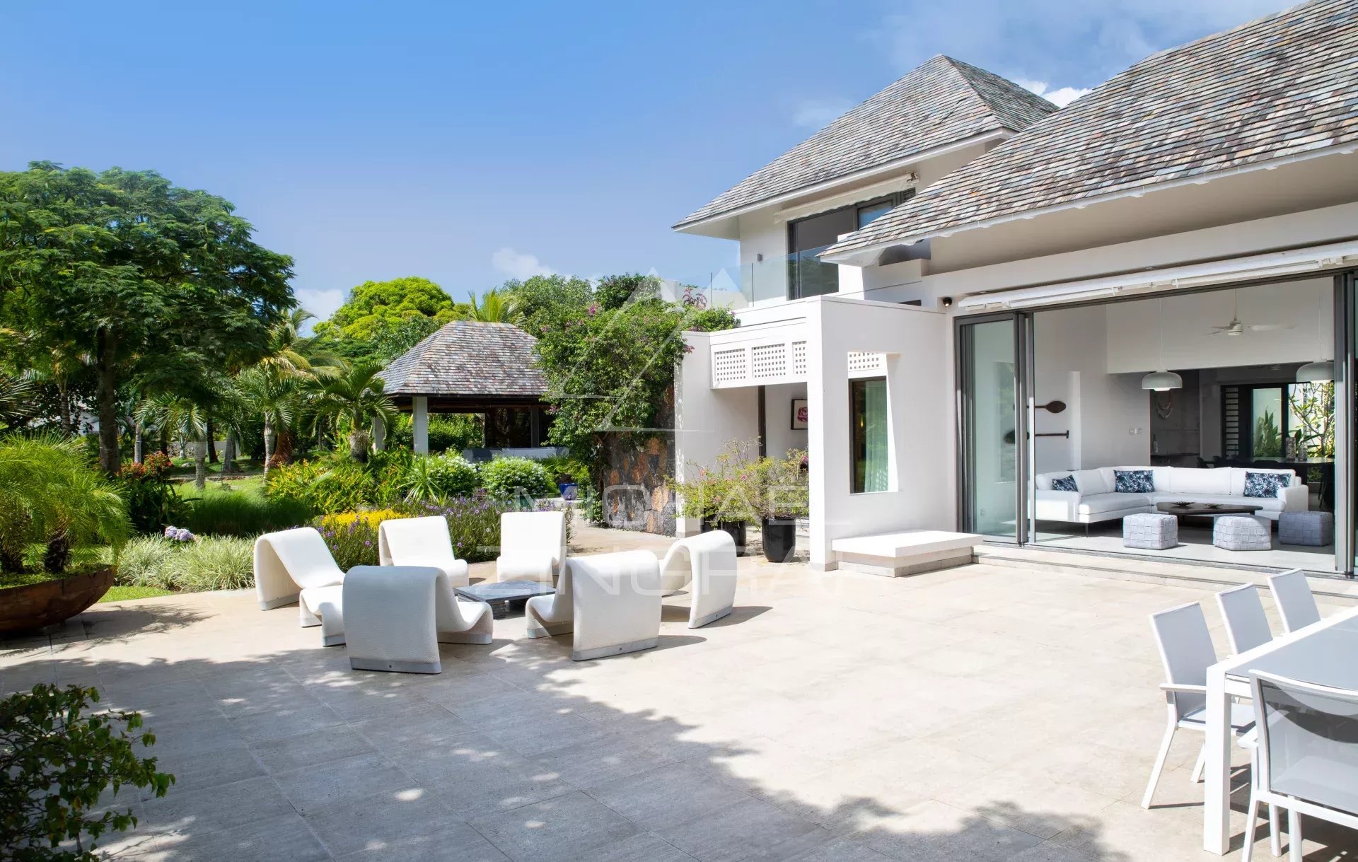 Élégante villa avec vue sur le golf au cœur de l’Anahita Estate