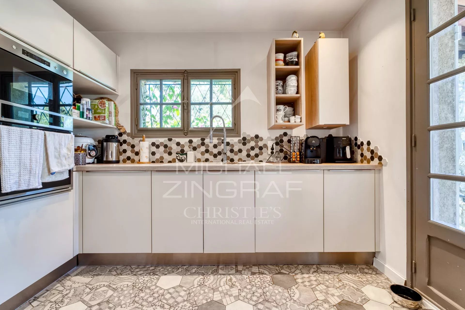 Tourrettes-sur-Loup – Elegante provenzalische Villa in fußläufiger Entfernung zum Dorf