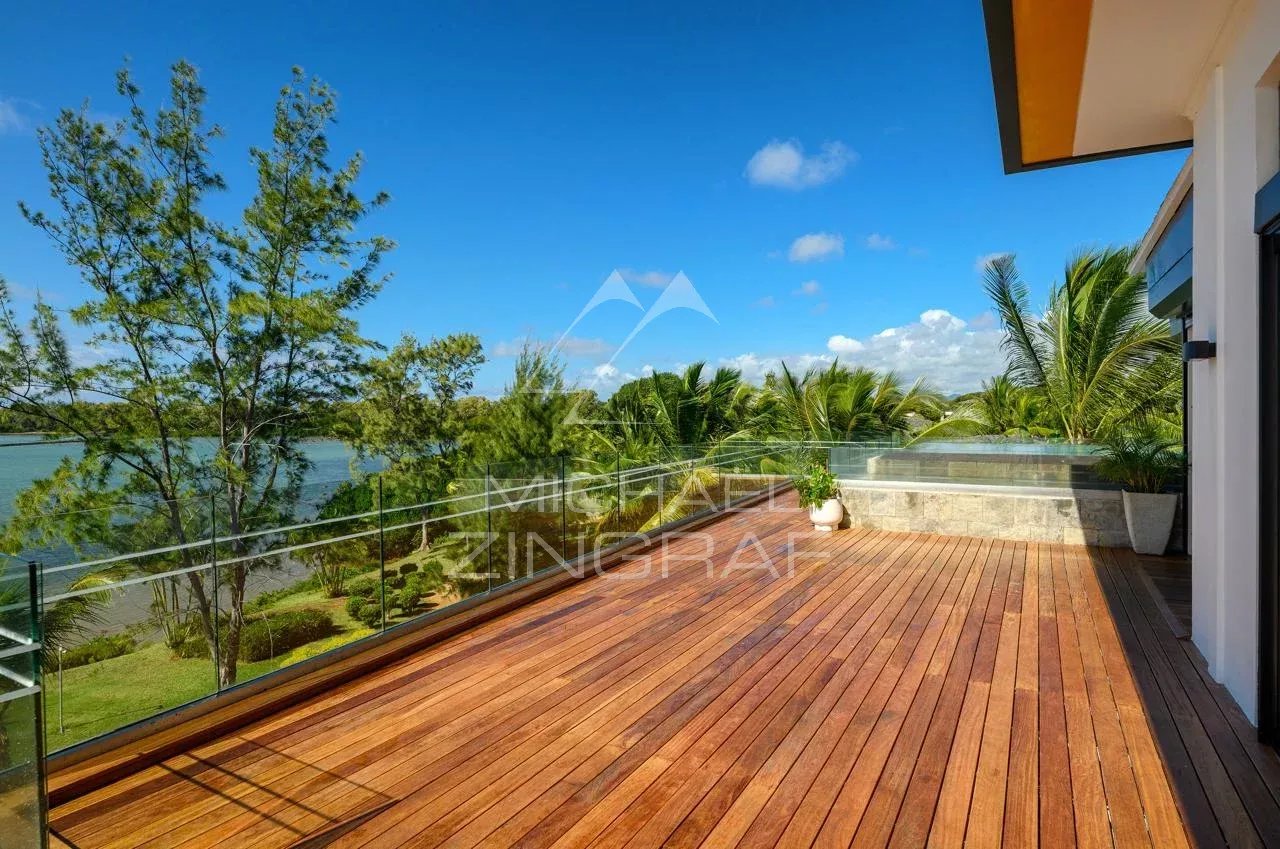 Penthouse d’Exception de 4 Chambres avec Vue Panoramique sur le Lagon à Azuri Golf & Beachfront Village