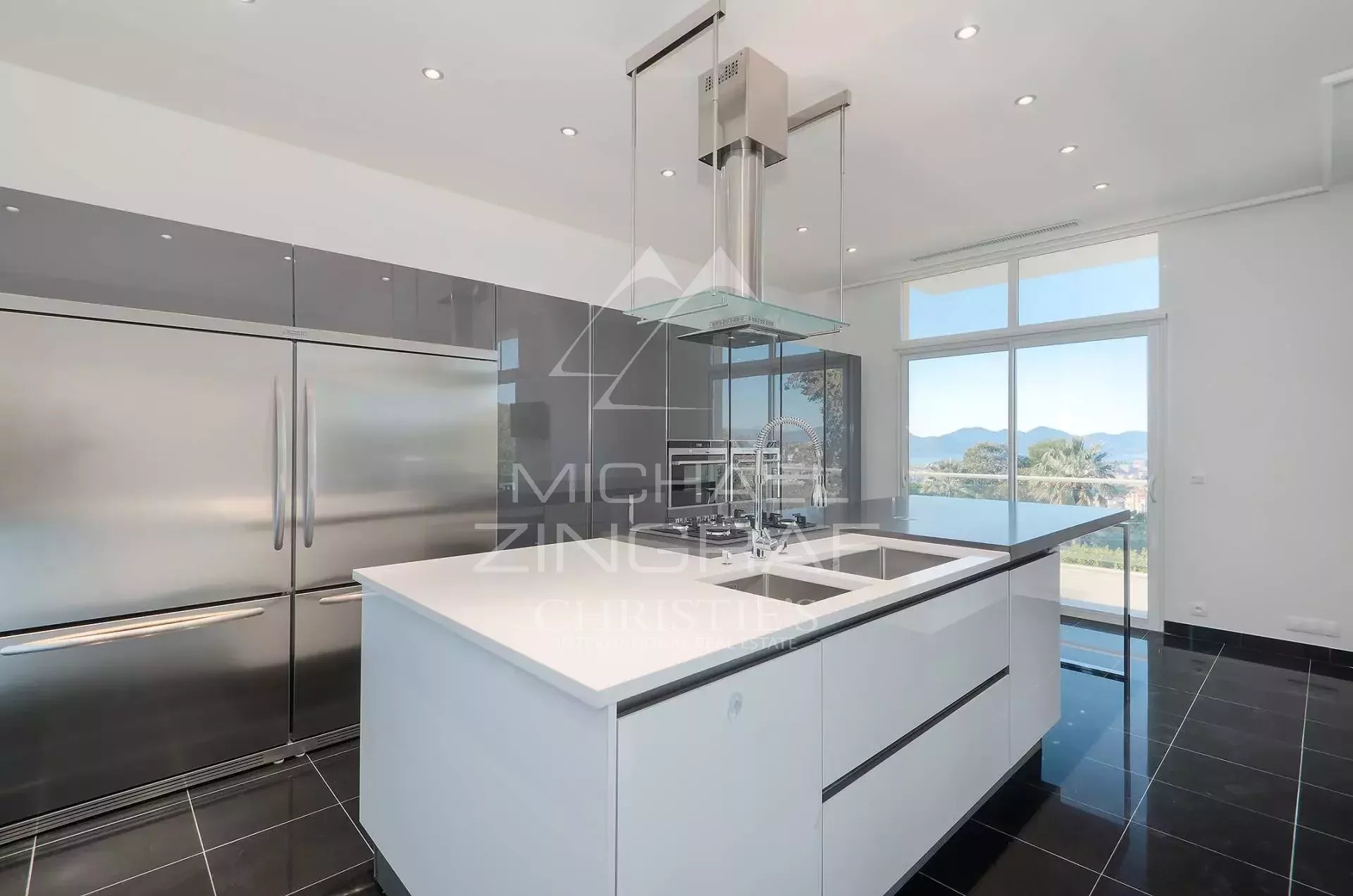 Cannes - Luxurious new built villa