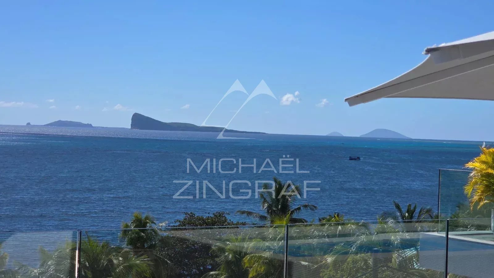 Luxury Penthouse with Sea Views – Pointe aux Canonniers