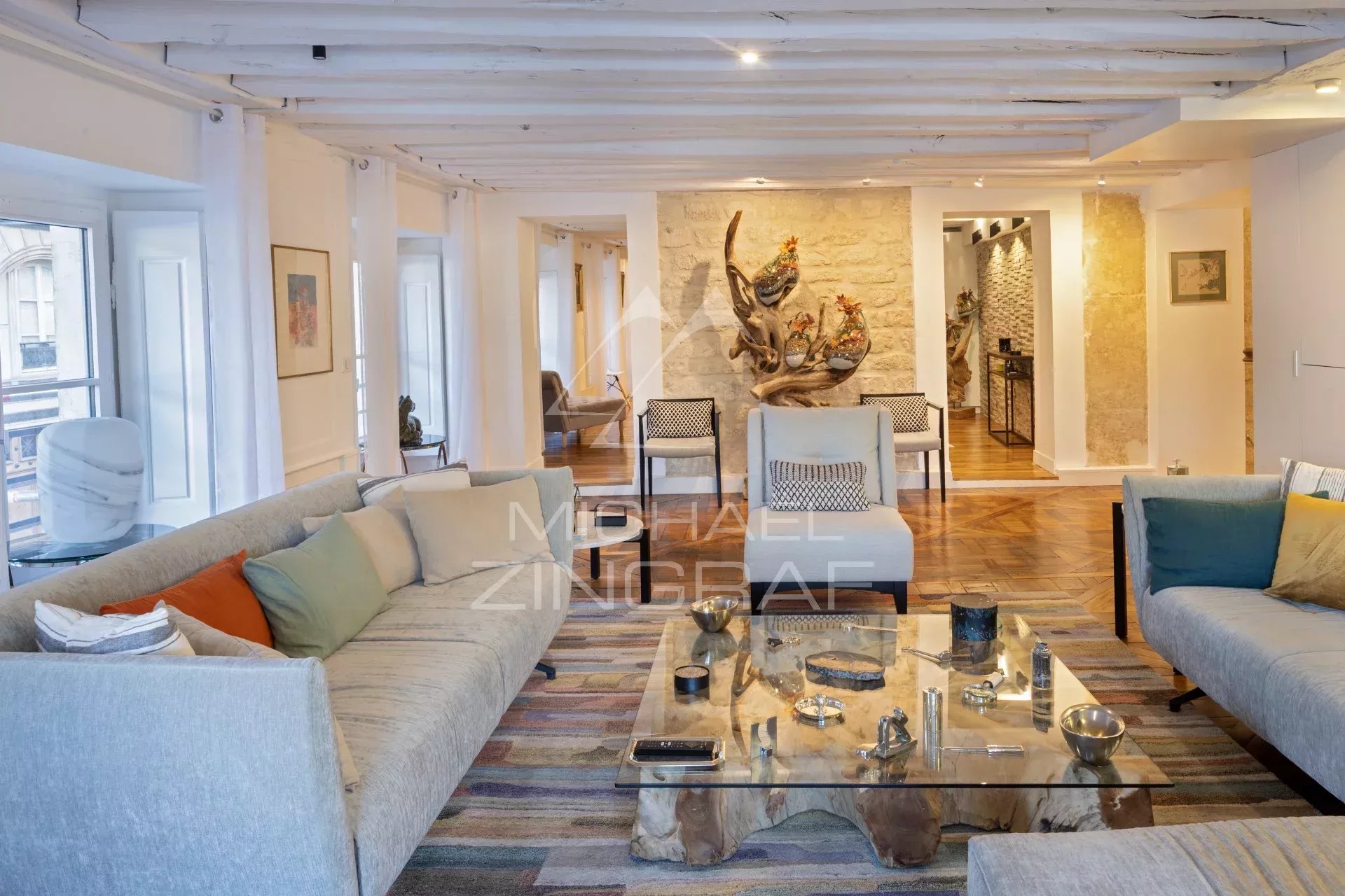 A vendre - Quai Voltaire - 2 suites - Parfait état - Vue Scène