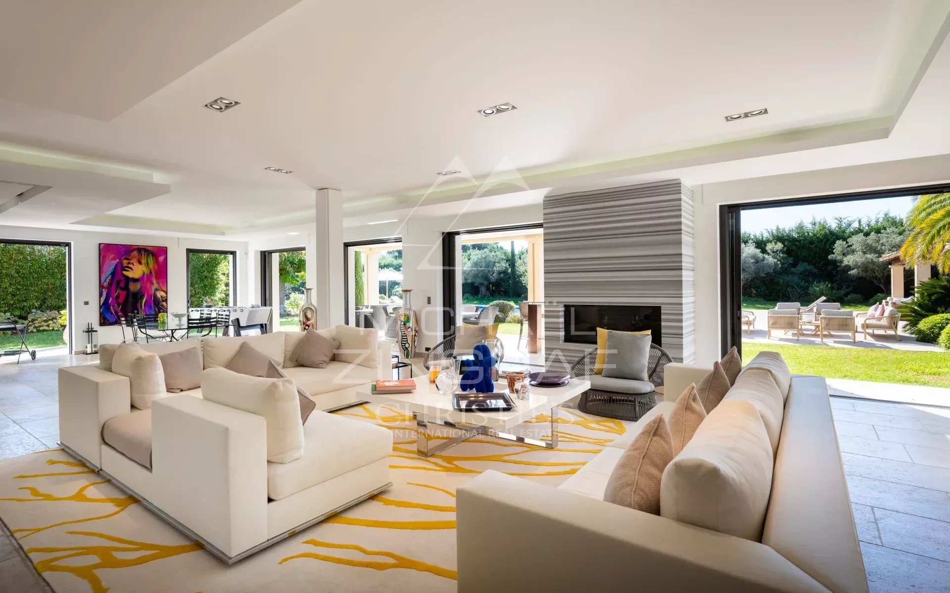 Superbe villa contemporaine à Ramatuelle – Vue dégagée, exposition plein sud